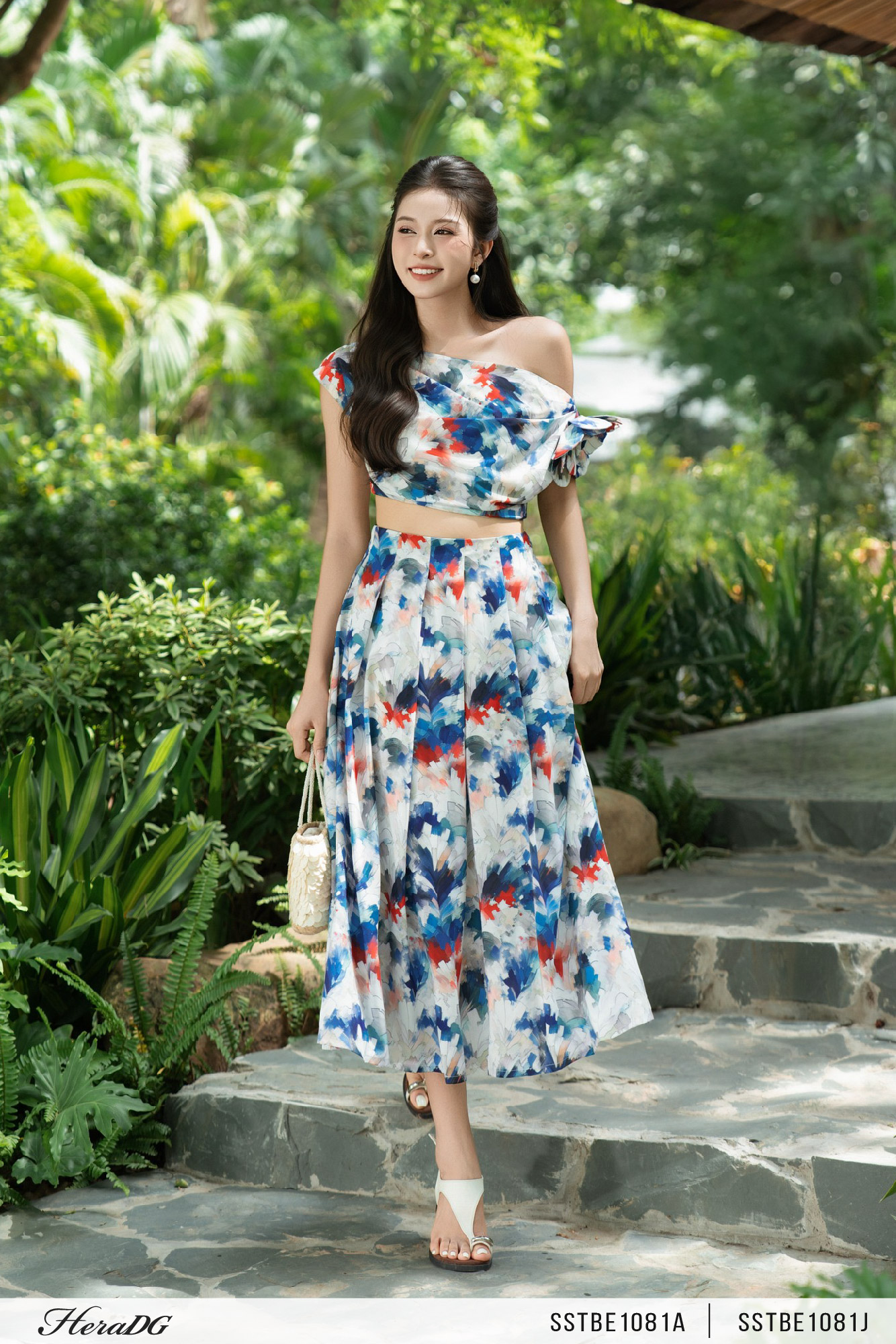 Ảnh của Áo kiểu lệch vai