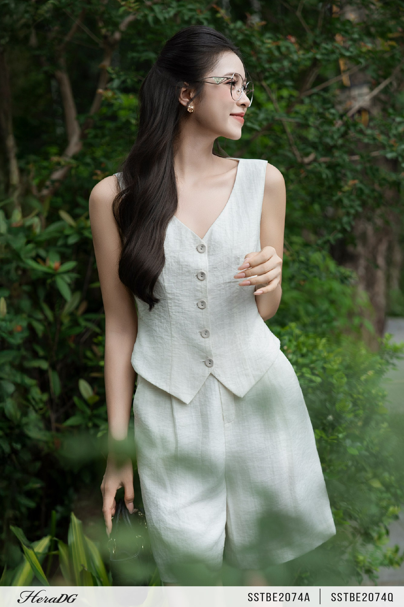 Ảnh của Áo gile hở lưng buộc nơ
