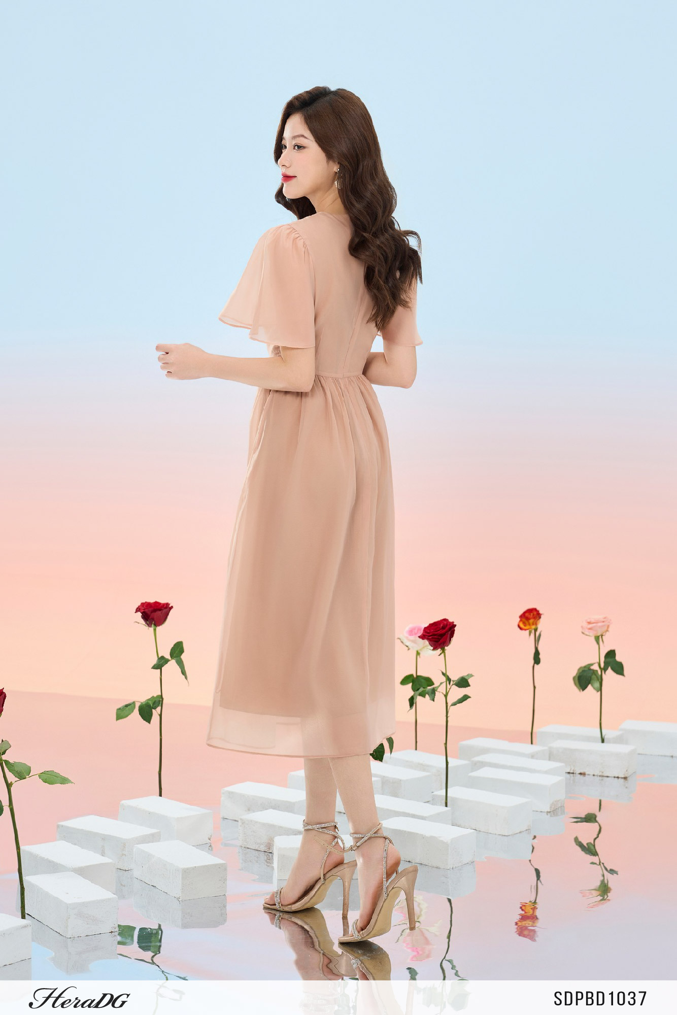 Ảnh của Đầm tơ xoè tay xẻ