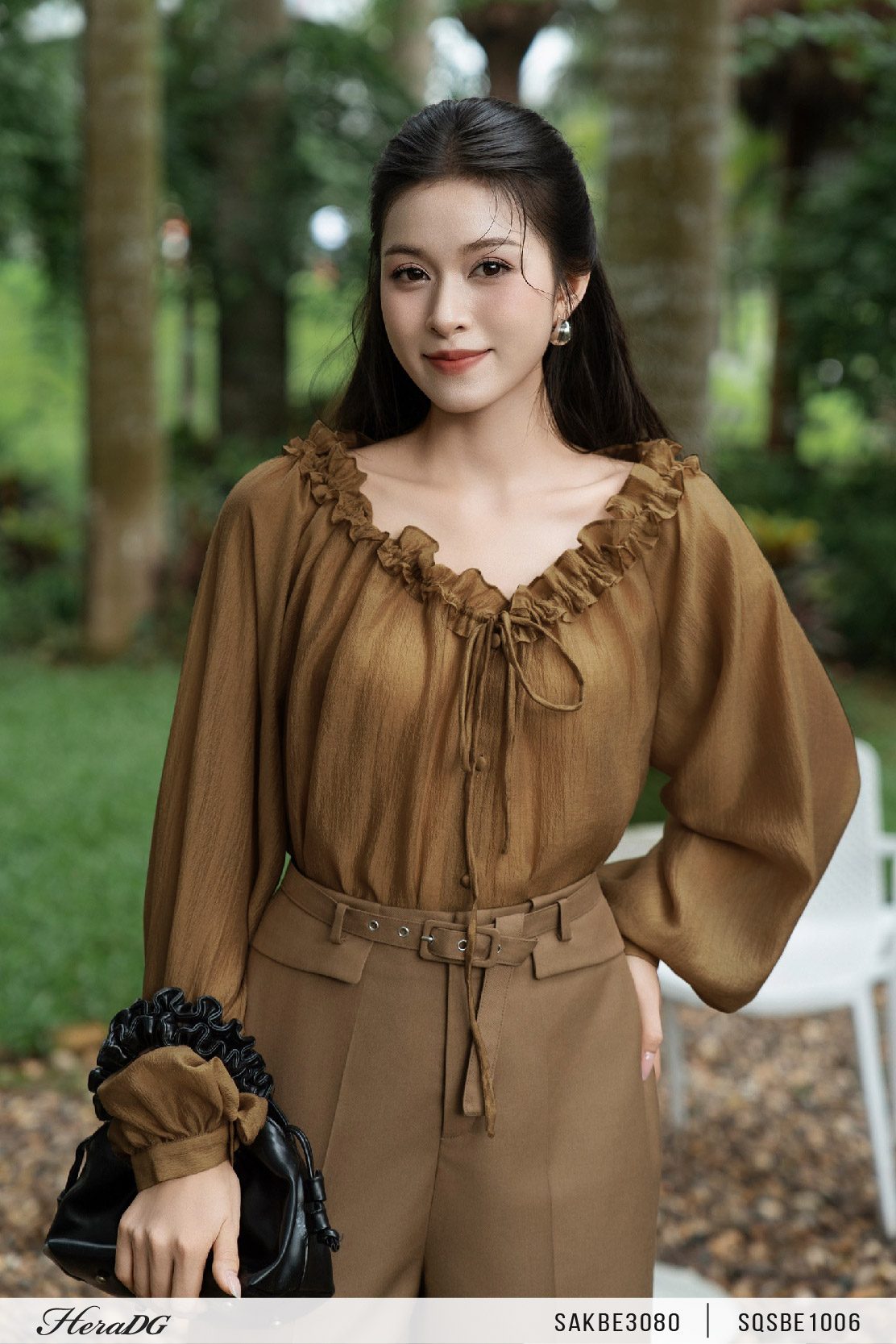 Ảnh của Áo kiểu cổ nhún bèo