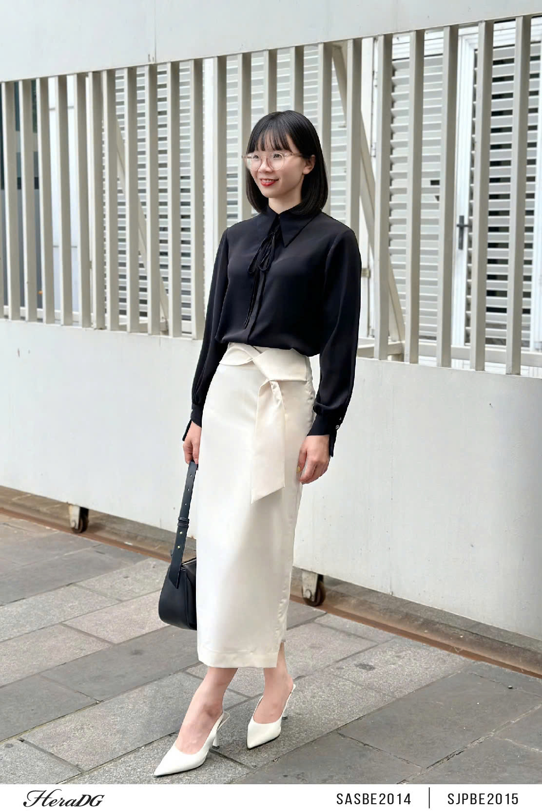 Ảnh của Chân váy suông, cạp vắt tà cách điệu 