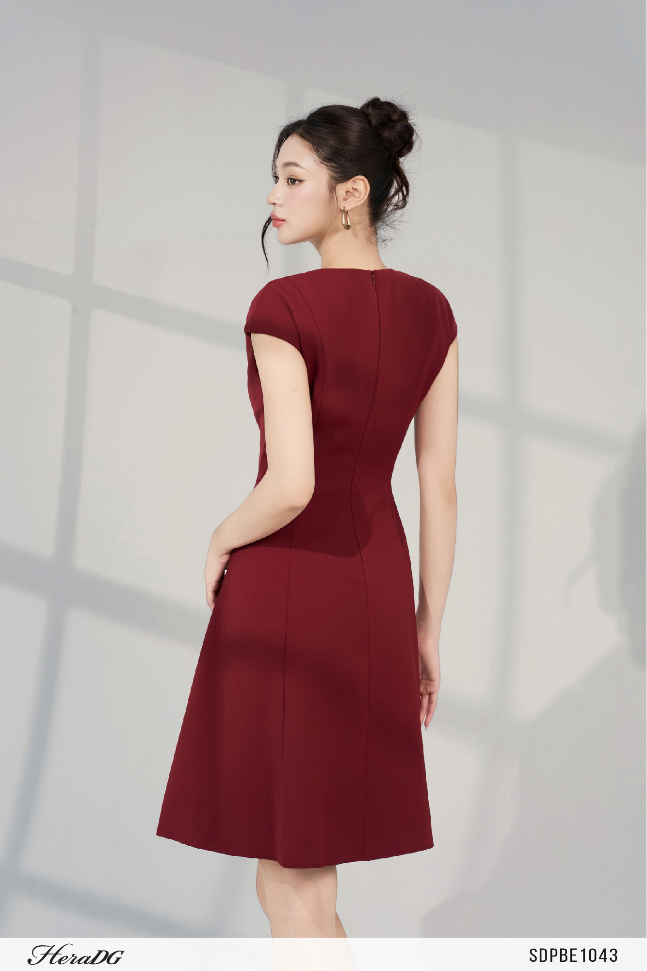 Ảnh của Đầm xoè tay liền cổ nơ