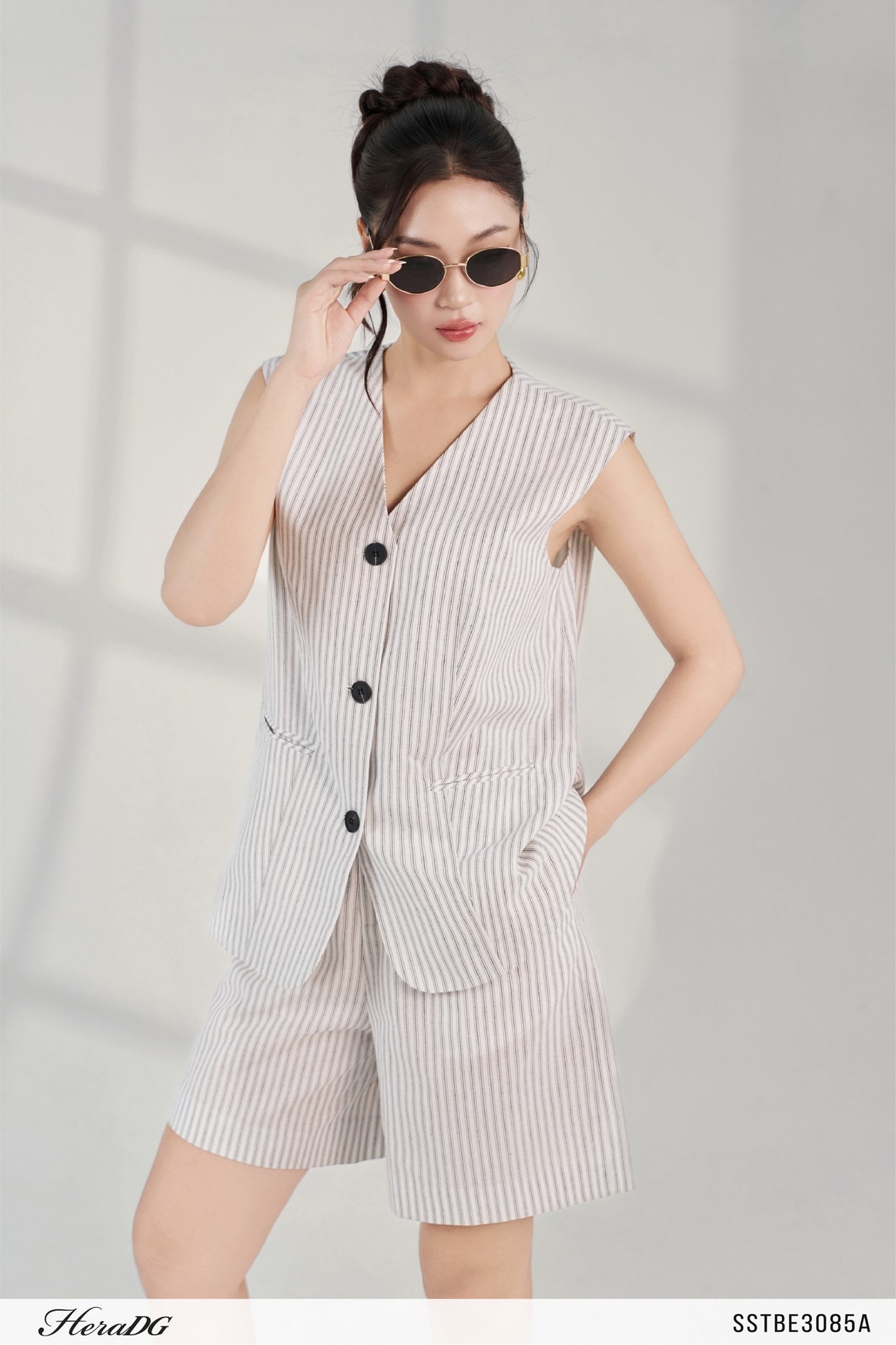 Ảnh của Áo blazer không tay dáng suông