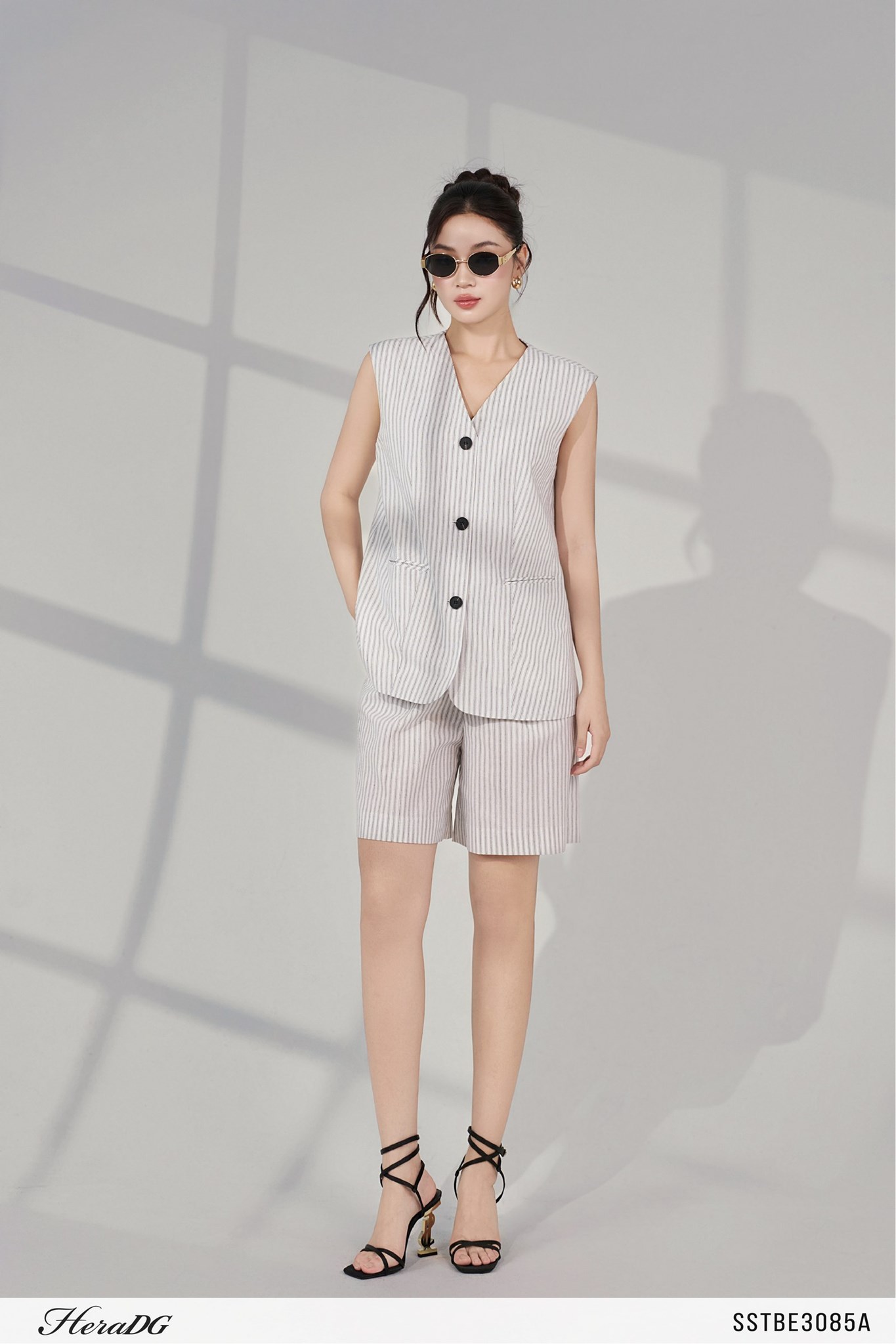 Ảnh của Quần short cạp quai nhê