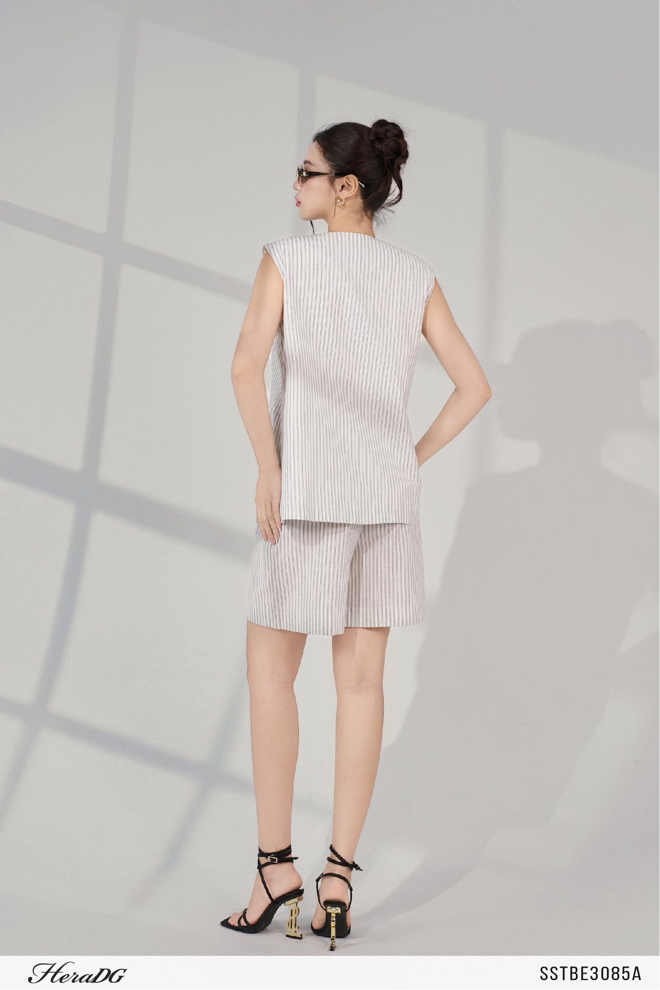 Ảnh của Quần short cạp quai nhê