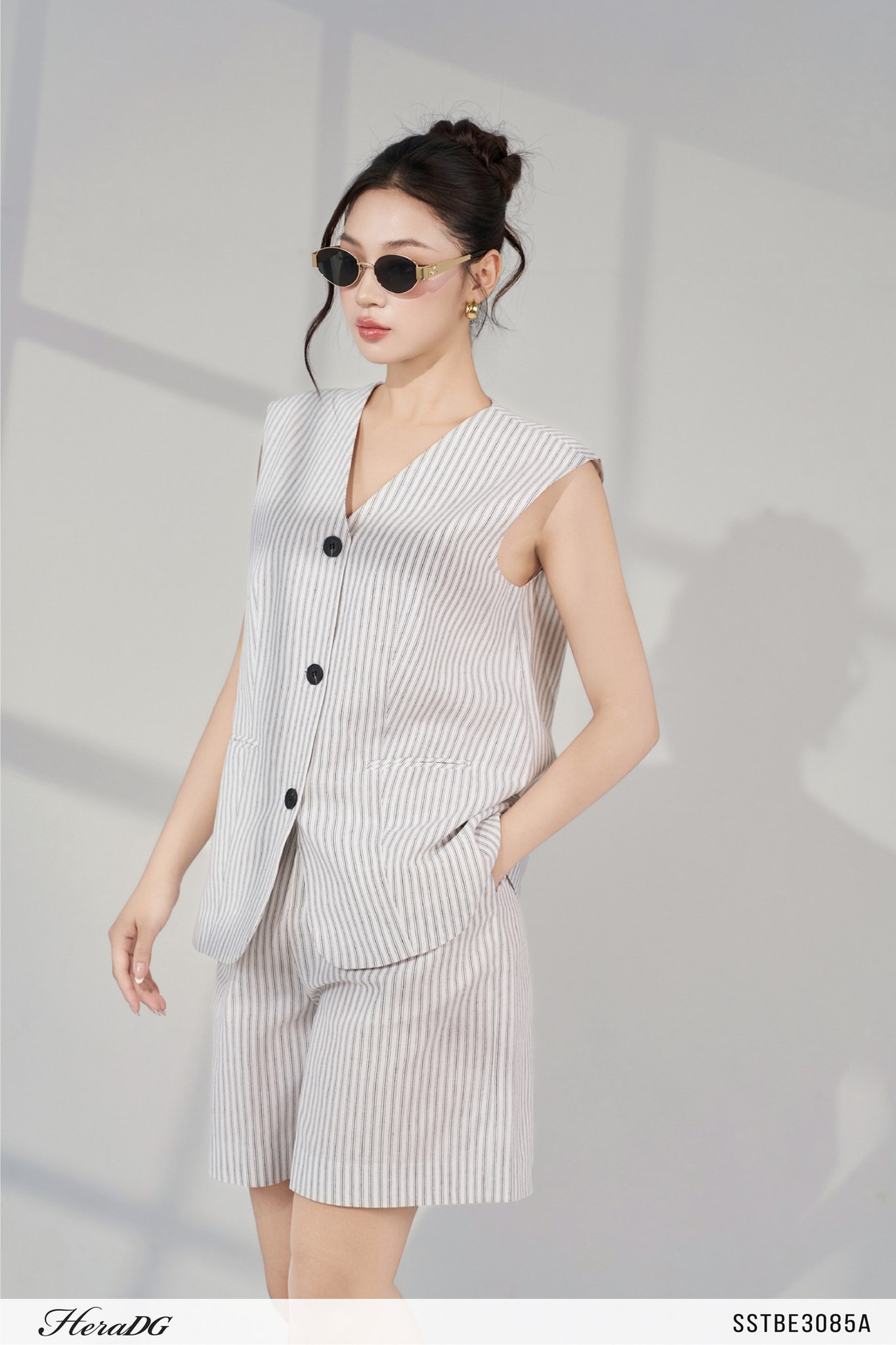 Ảnh của Quần short cạp quai nhê