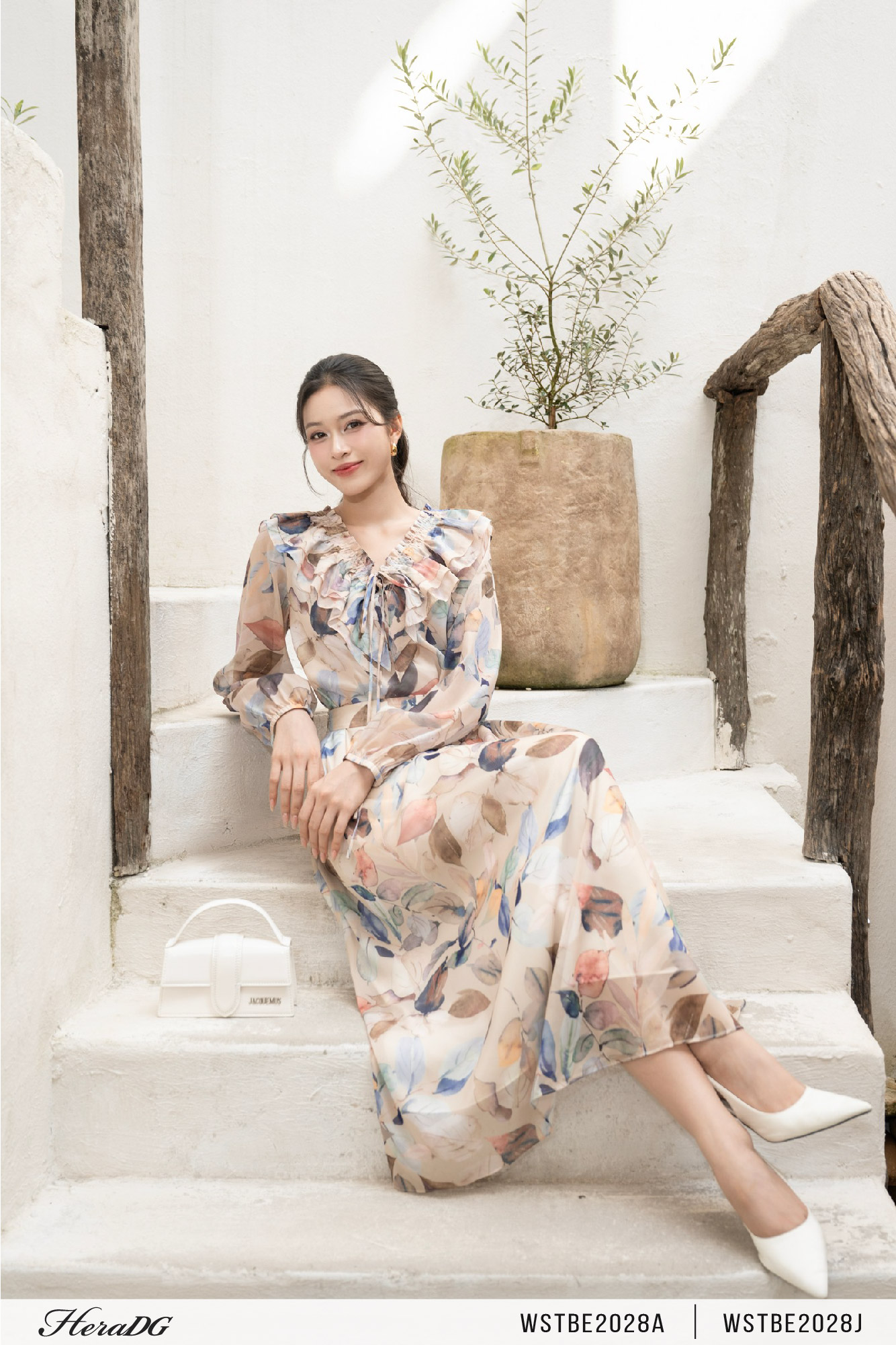 Ảnh của Áo kiểu cổ V lá bèo xếp