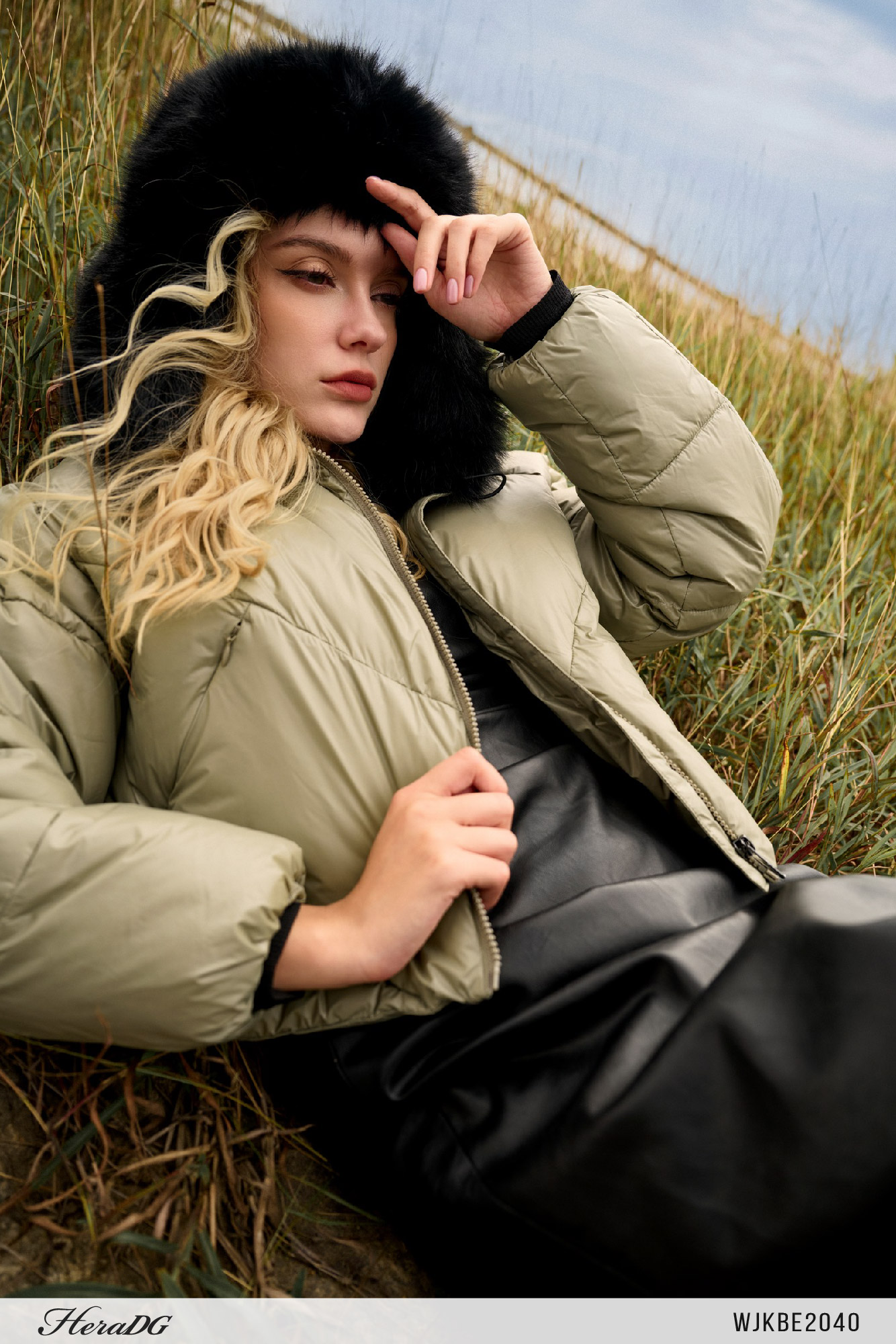 Ảnh của Áo phao 3 lớp dáng ngắn bomber