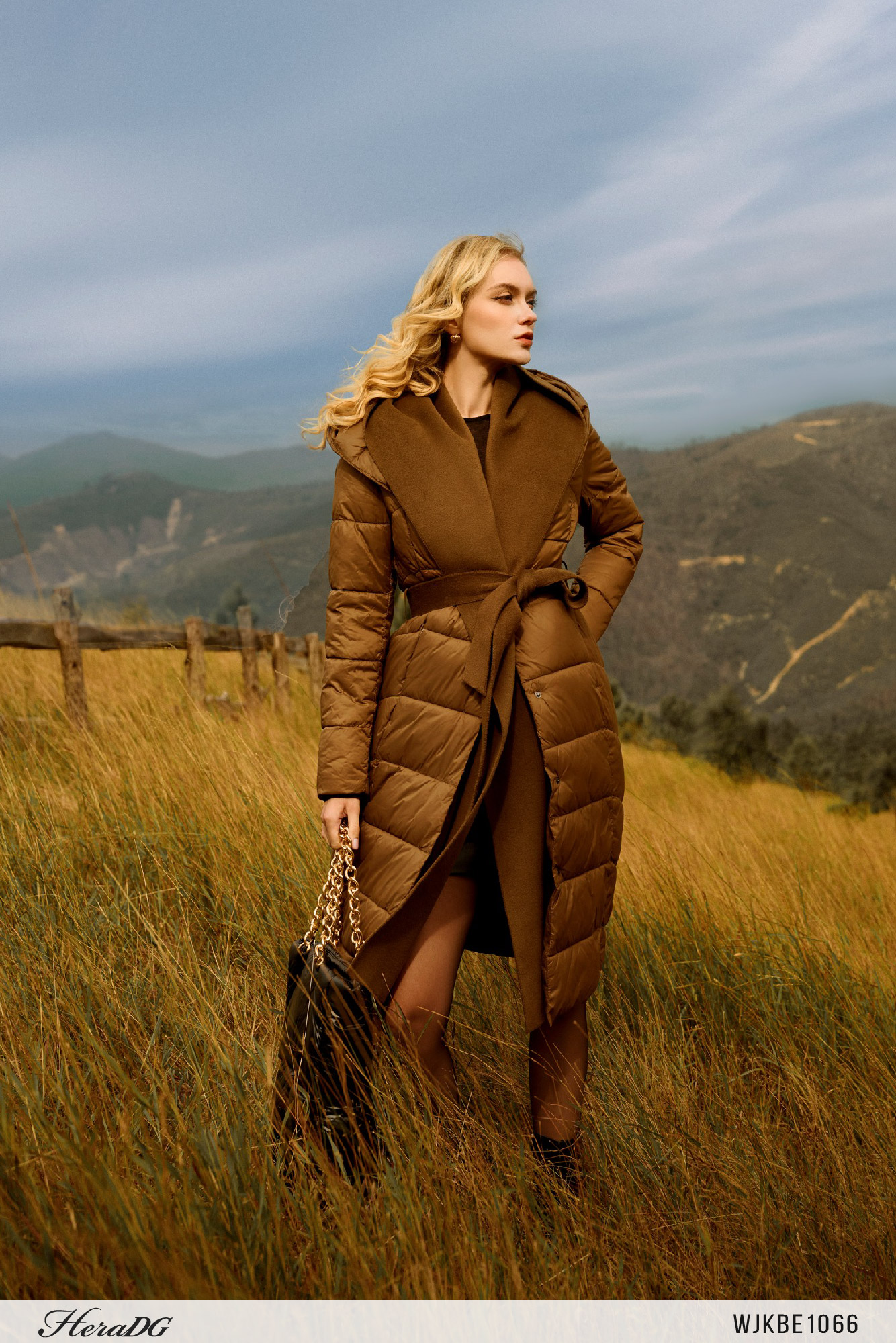 Ảnh của Áo phao 3 lớp dáng dài khăn liền mũ dạ