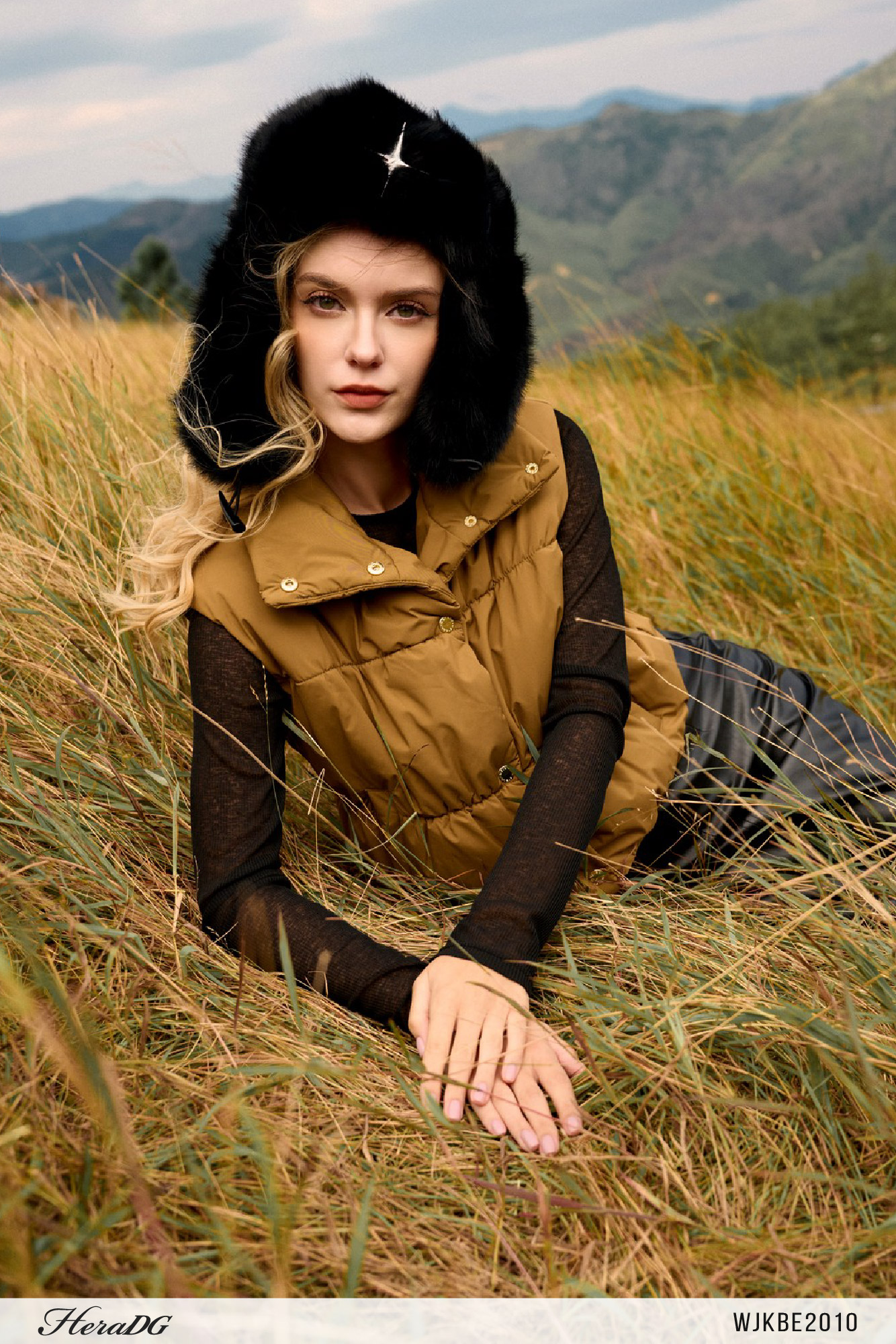 Ảnh của Áo gile 3 lớp cổ phễu