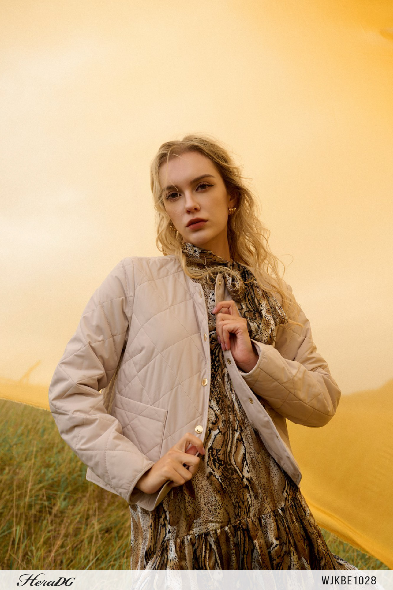 Ảnh của Áo phao 3 lớp dáng ngắn trần trám