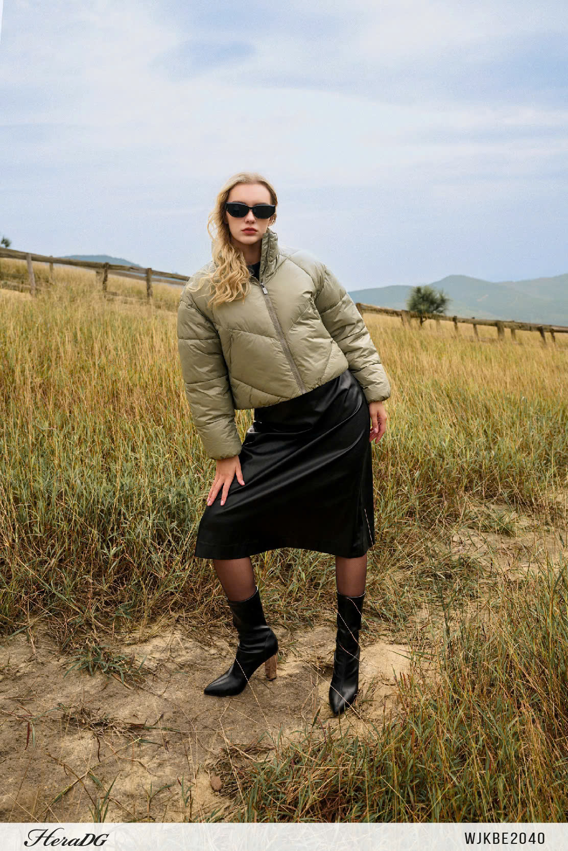 Ảnh của Áo phao 3 lớp dáng ngắn bomber