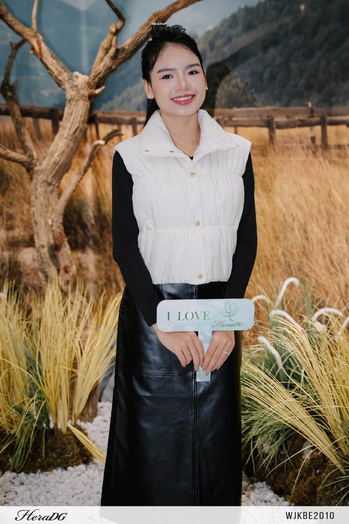 Ảnh của Áo gile 3 lớp cổ phễu