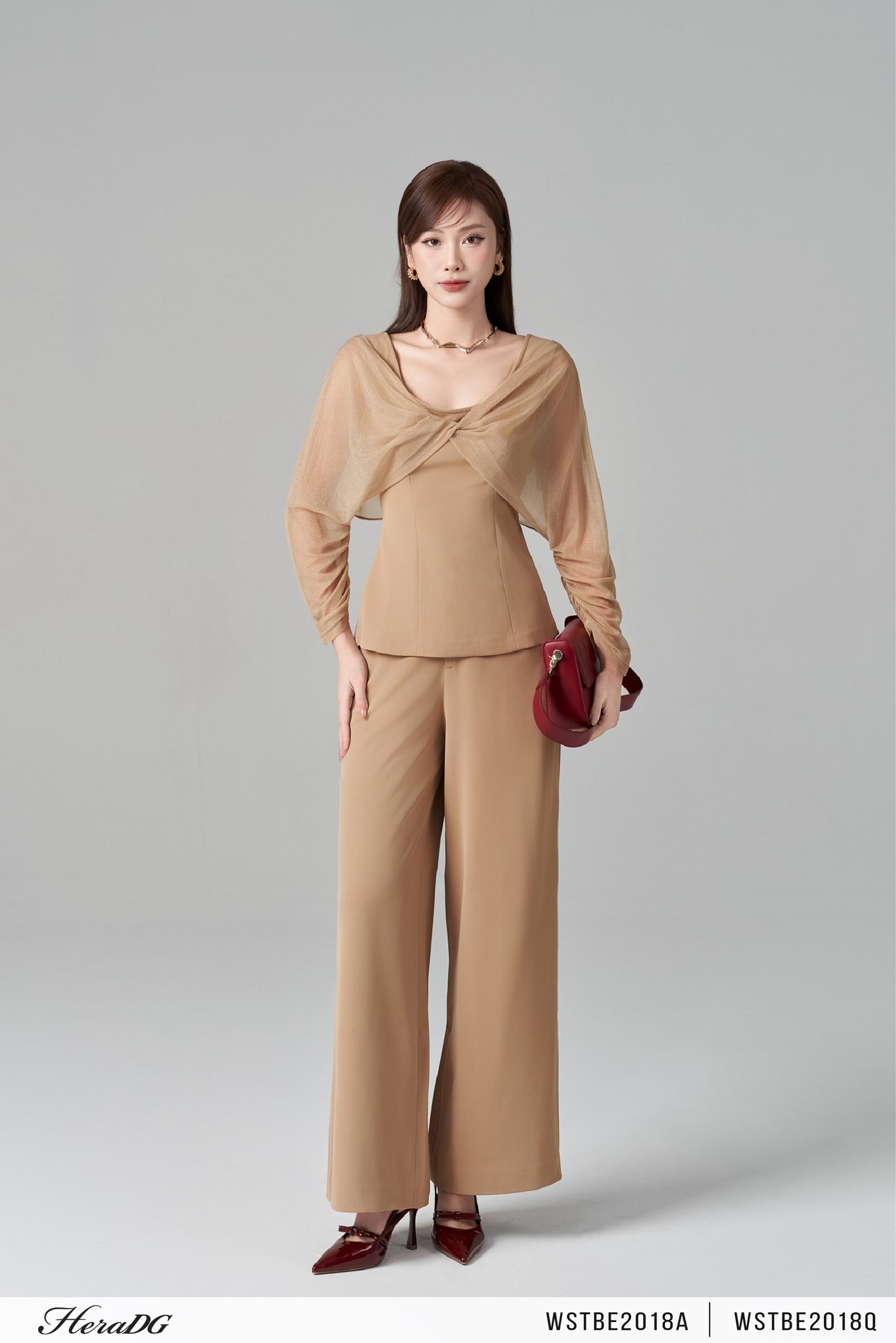 Ảnh của Áo kiểu dáng ôm phối tay