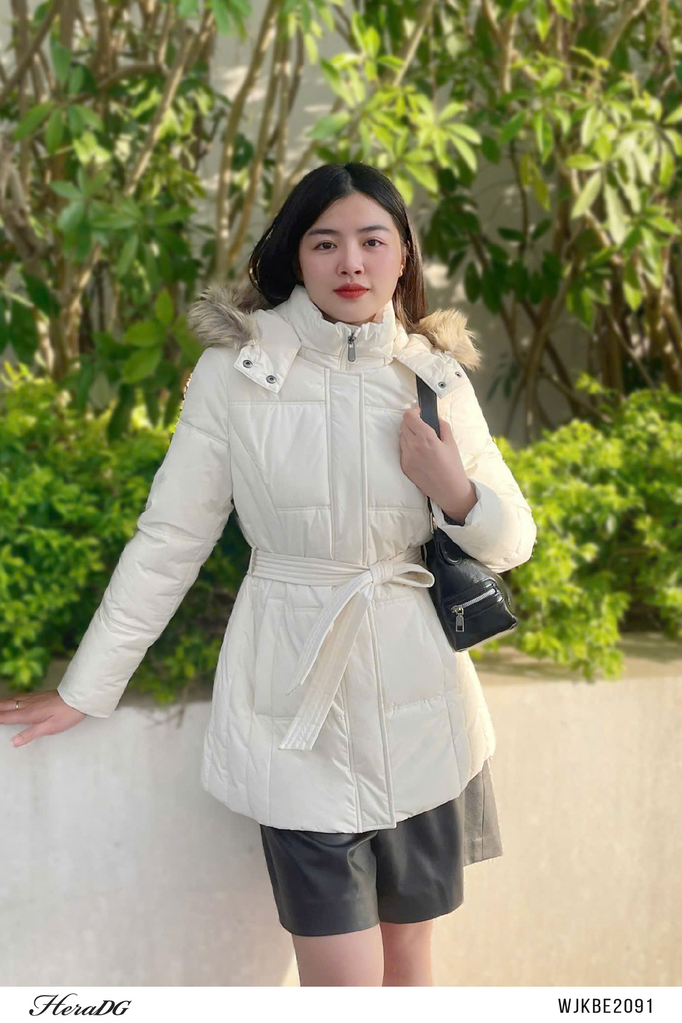 Ảnh của Áo phao 3 lớp dáng lỡ dây buộc eo