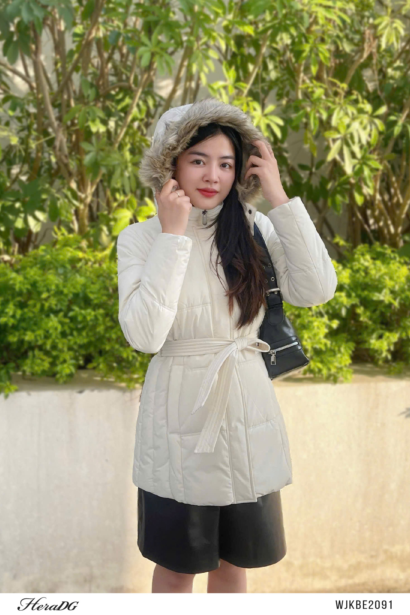 Ảnh của Áo phao 3 lớp dáng lỡ dây buộc eo