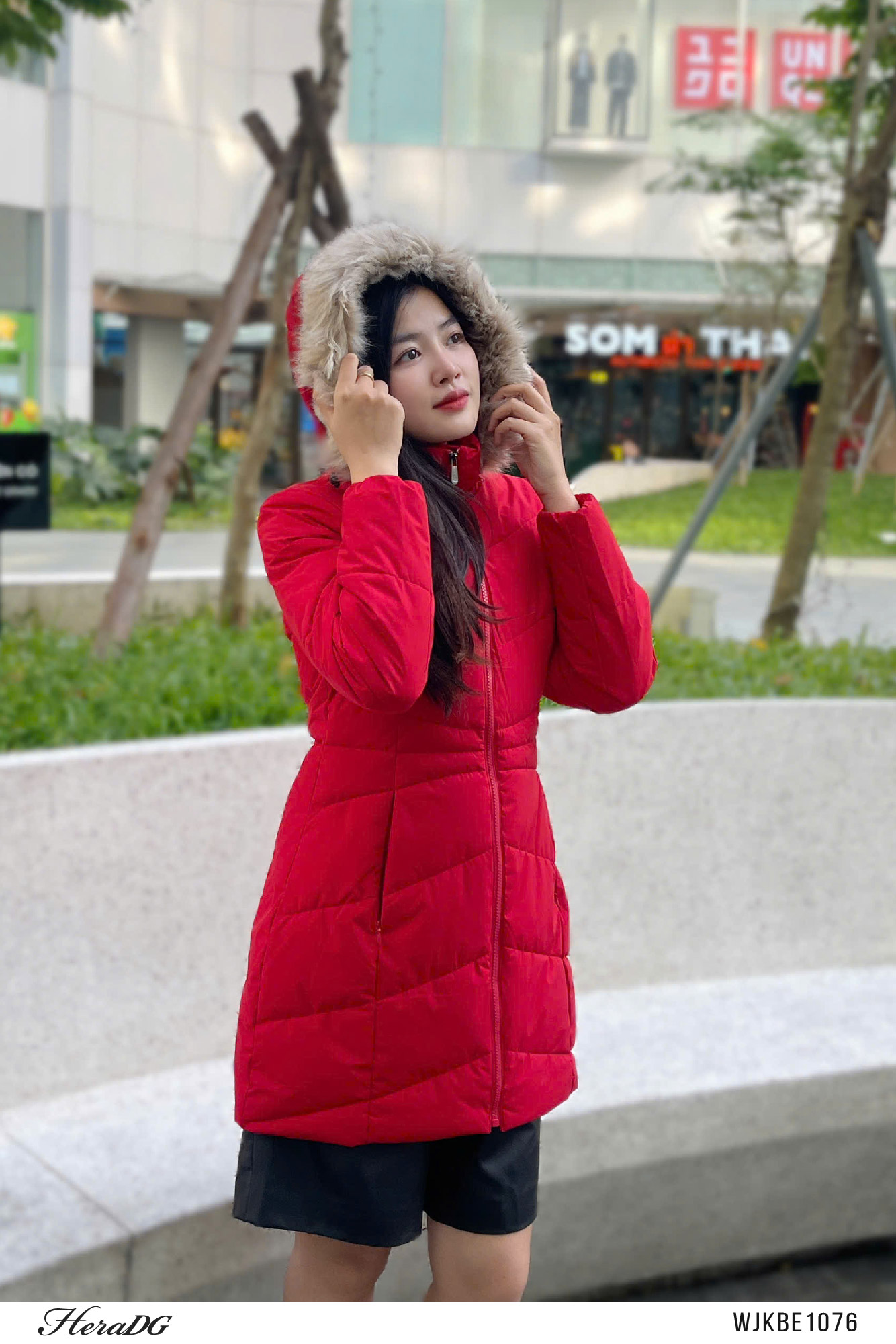 Ảnh của Áo phao 3 lớp dáng lỡ mũ lông tháo rời