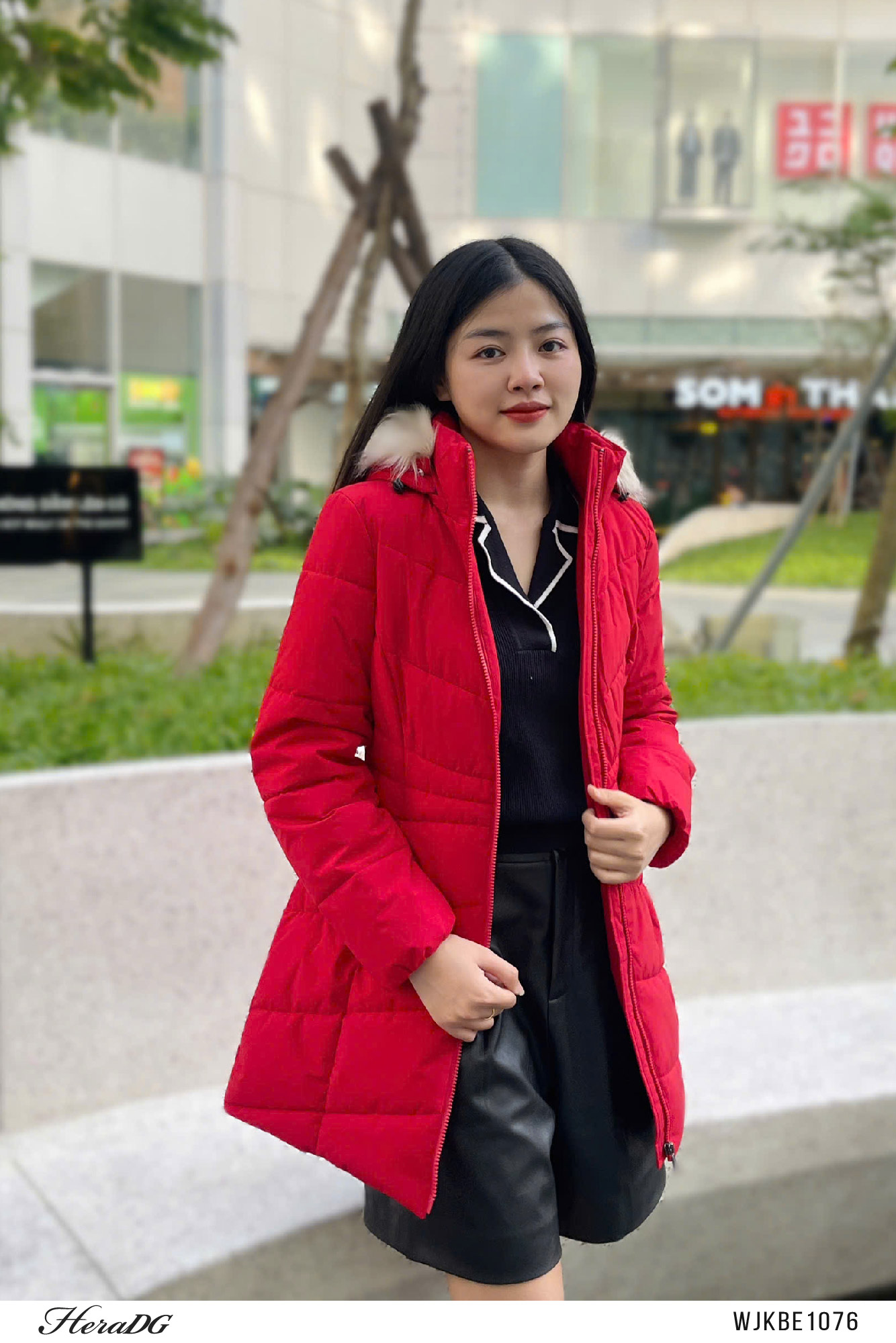 Ảnh của Áo phao 3 lớp dáng lỡ mũ lông tháo rời