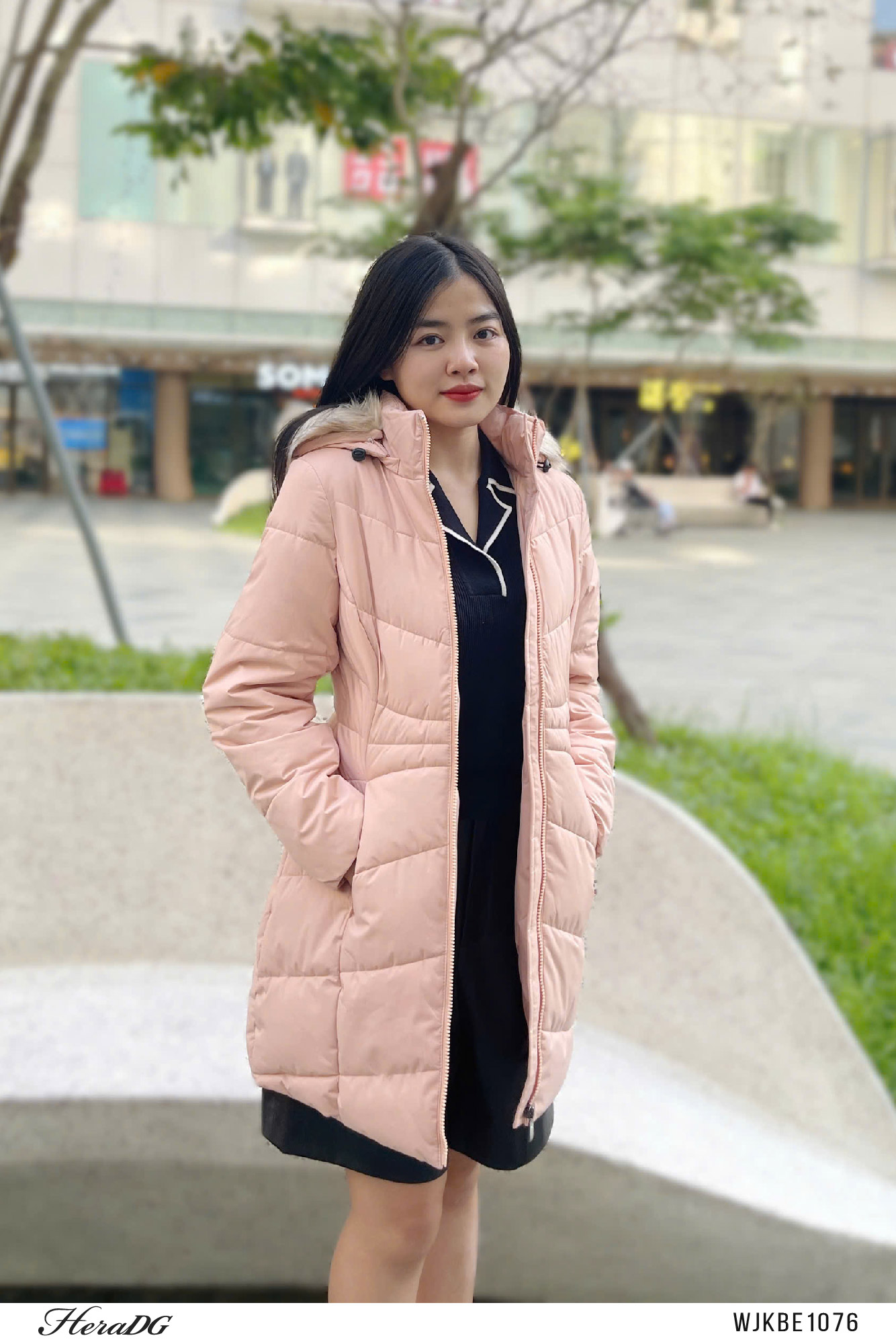 Ảnh của Áo phao 3 lớp dáng lỡ mũ lông tháo rời