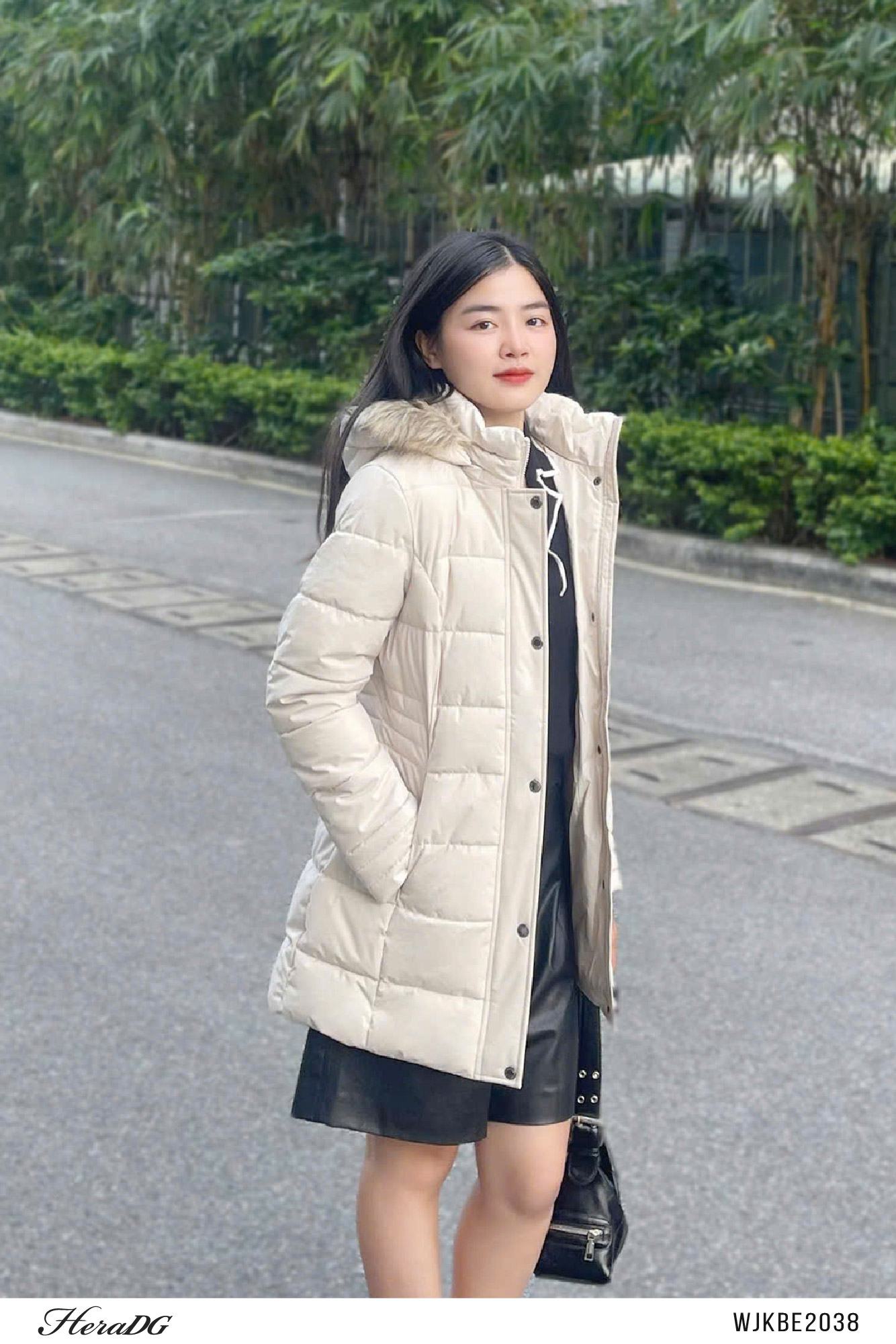 Ảnh của Áo phao 3 lớp dáng lỡ mũ lông tháo rời