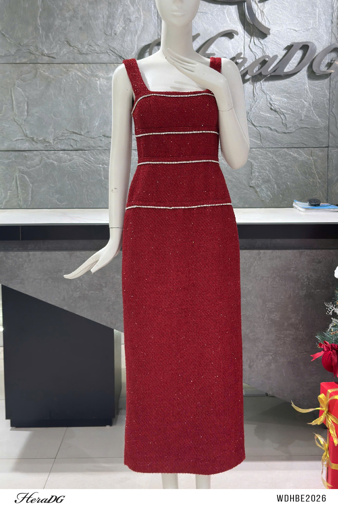 Ảnh của Đầm suông đính đá kèm khăn