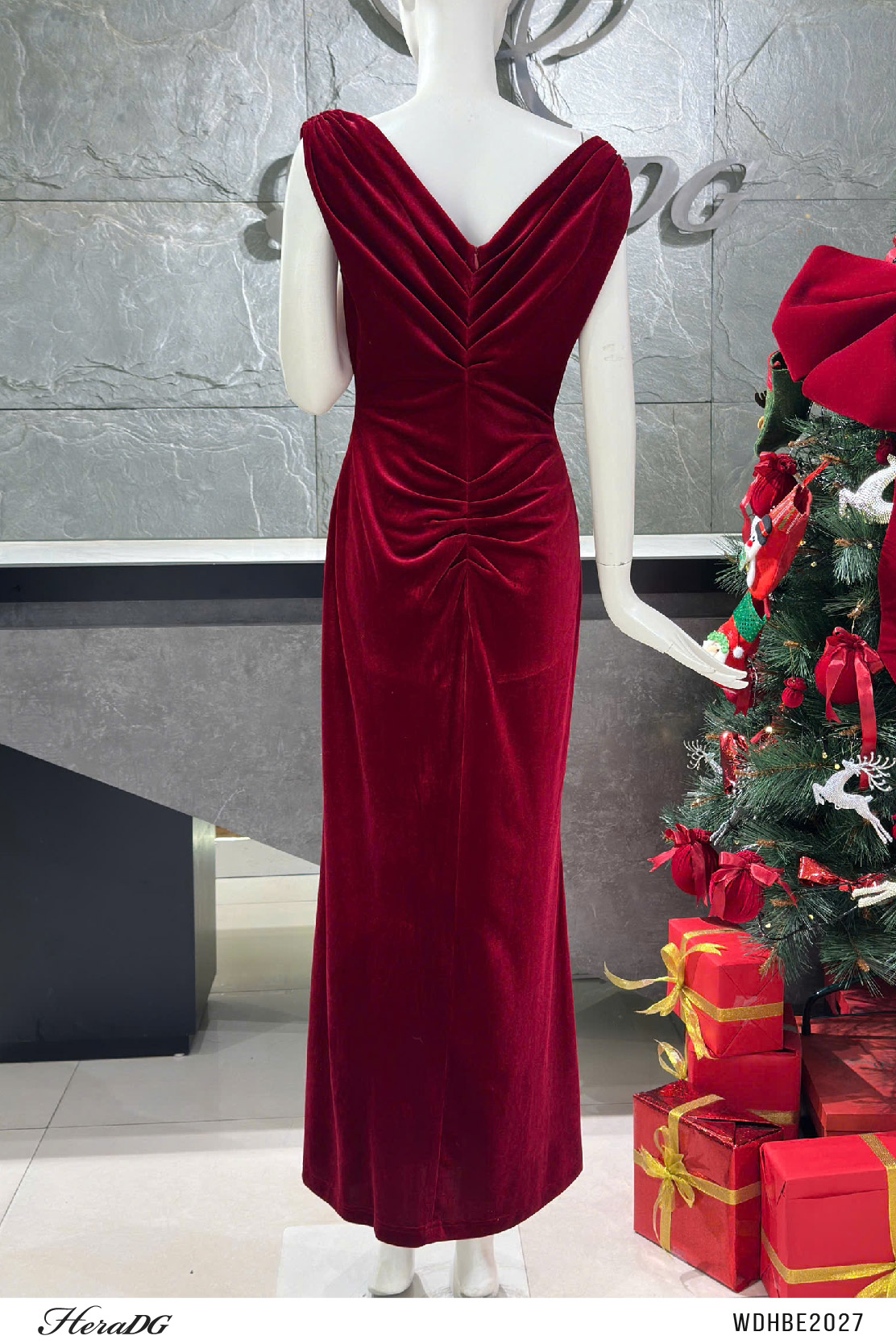 Ảnh của Đầm nhung đuôi cá cổ đổ