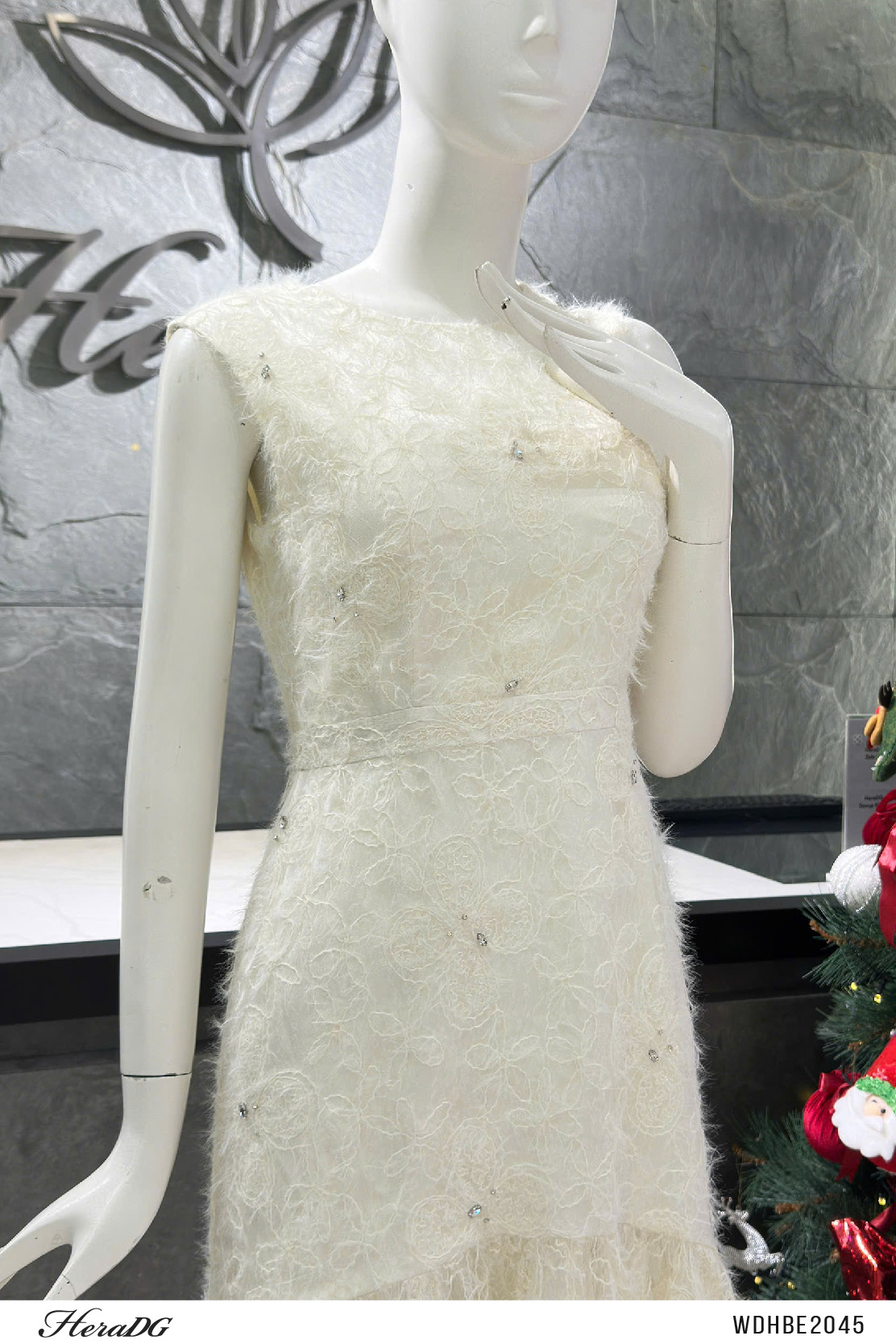 Ảnh của Đầm đuôi xòe rủ đính đá