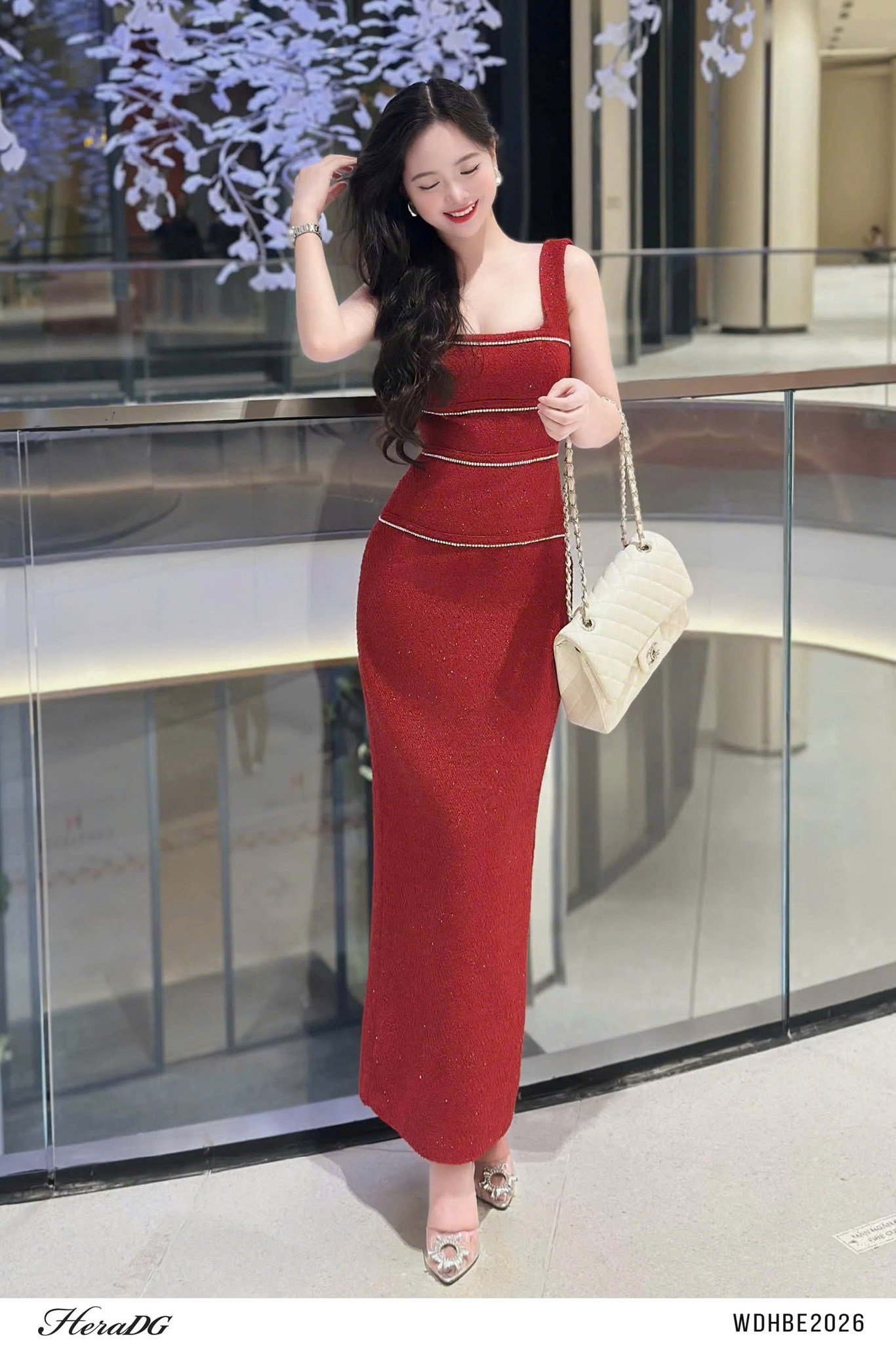 Ảnh của Đầm suông đính đá kèm khăn