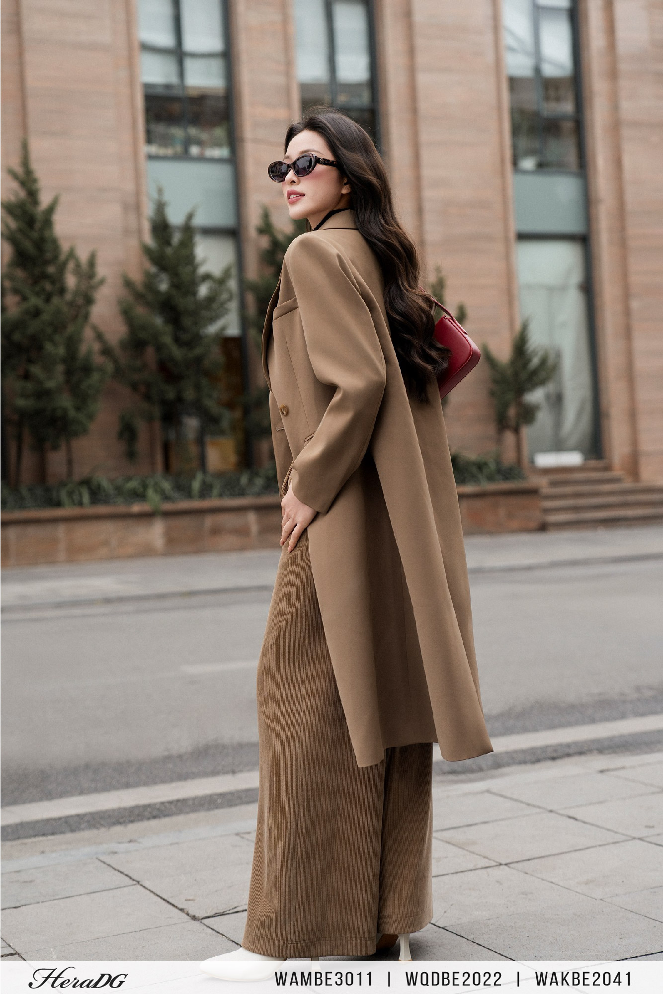 Ảnh của Áo măng tô cổ hai ve