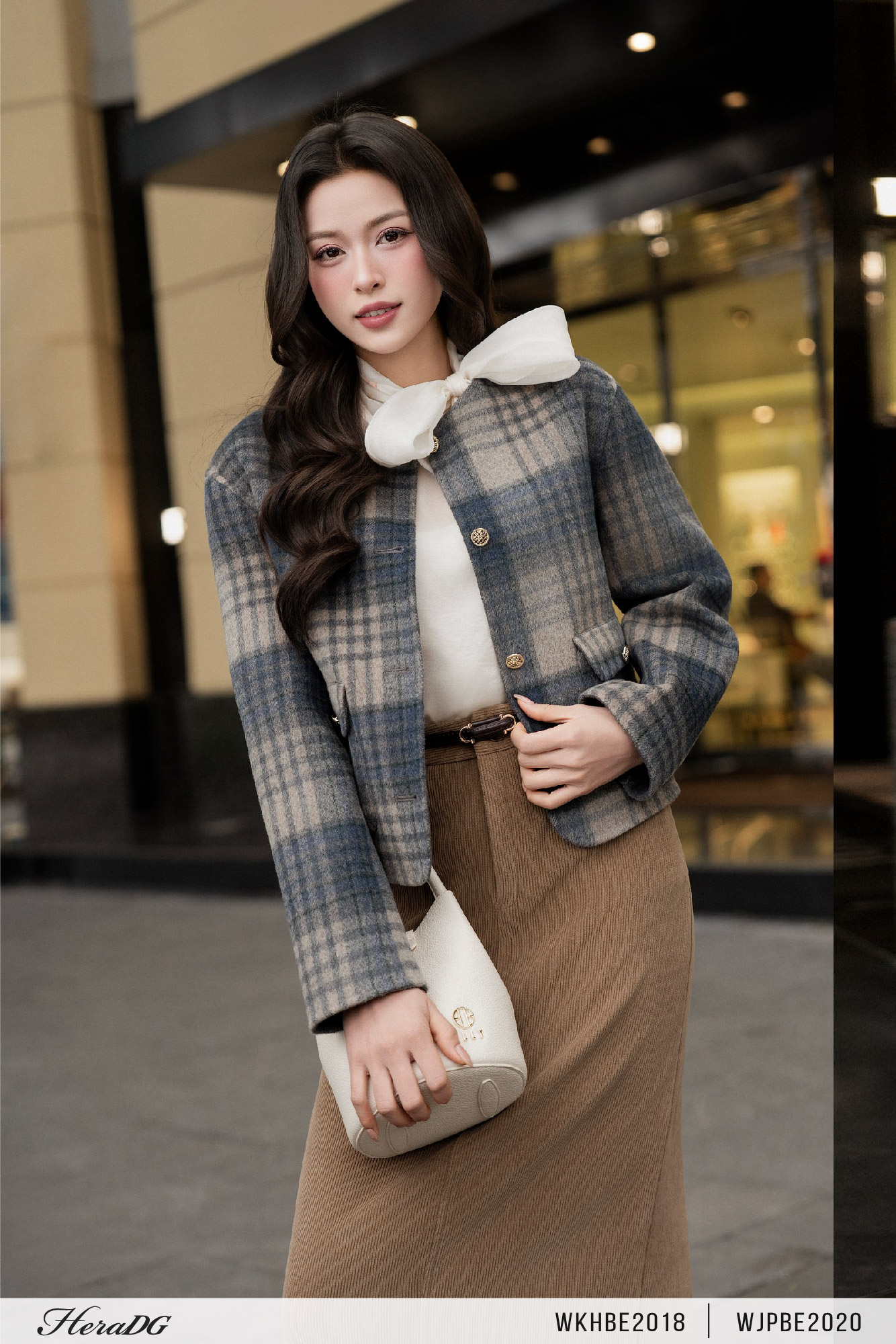 Ảnh của Áo khoác dạ khâu tay dáng ngắn