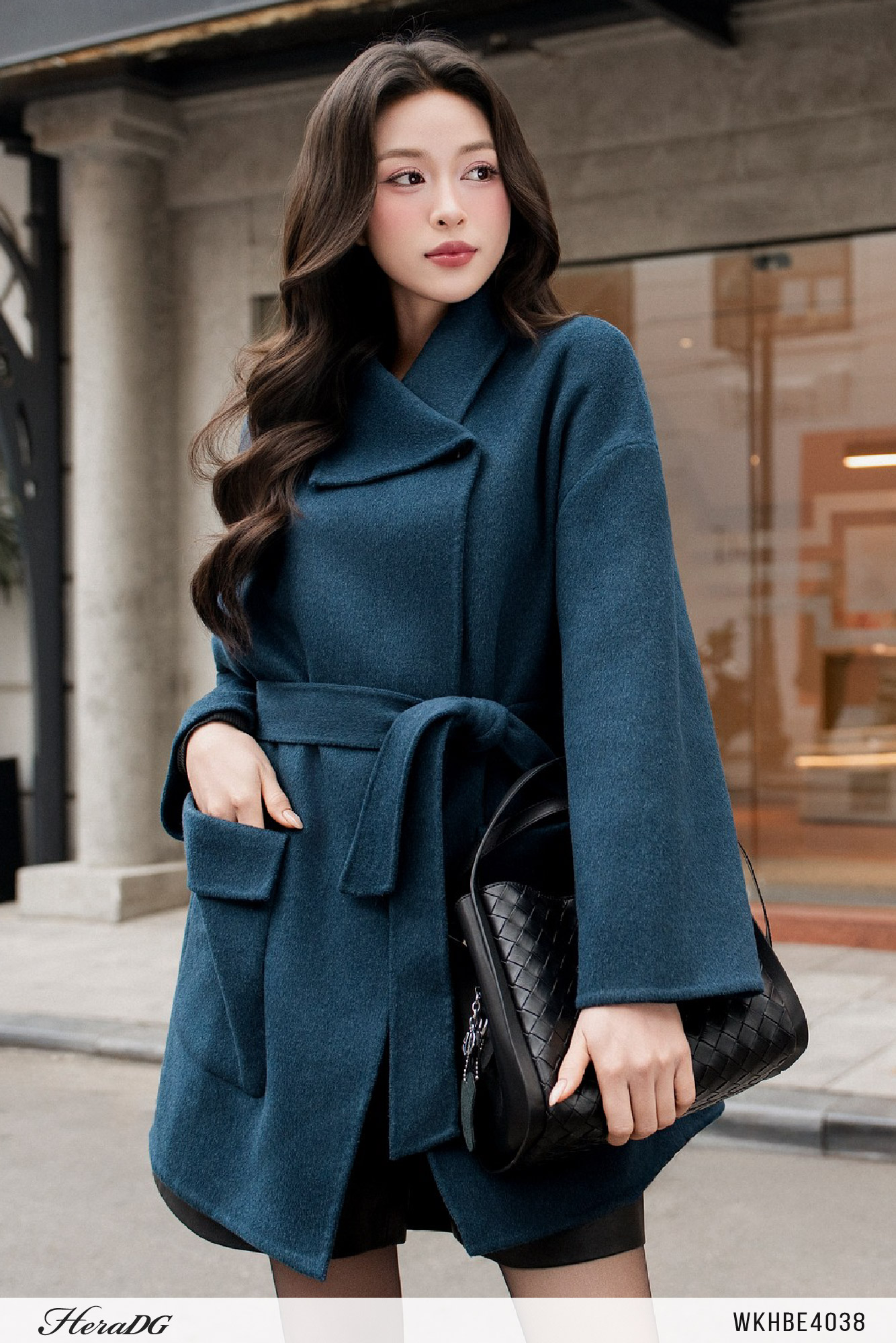 Ảnh của Áo khoác dạ khâu tay dáng lỡ/WKHBE4038/HERA15
