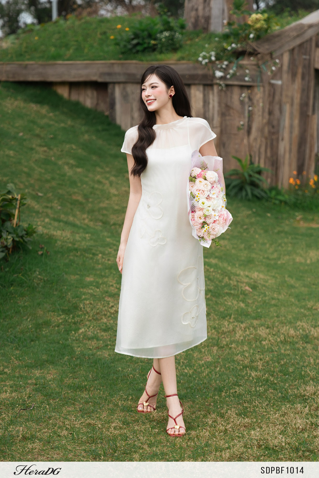 Ảnh của Đầm suông 2 lớp có hoa nổi