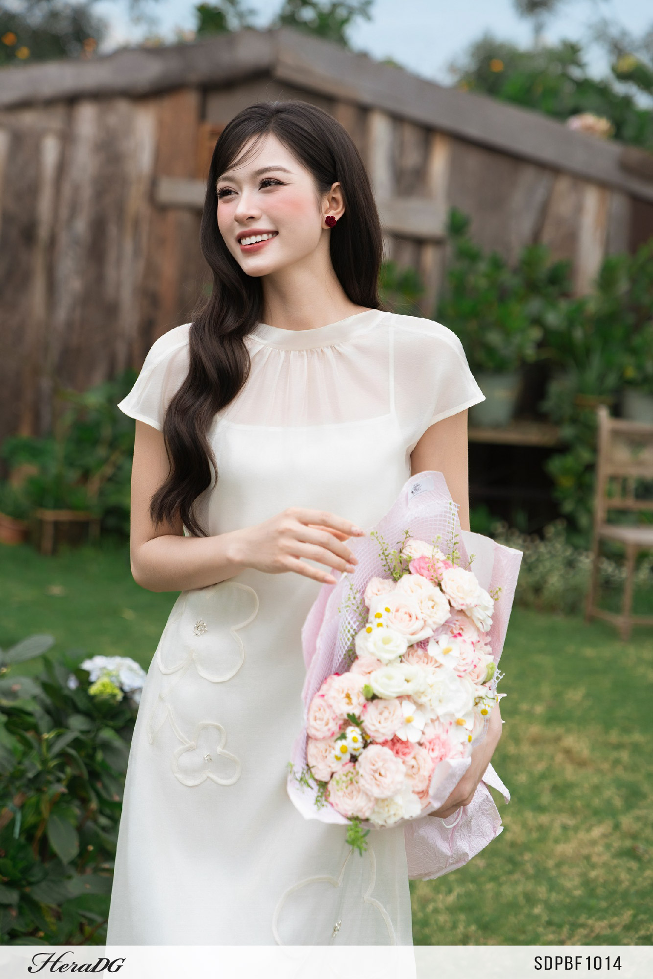 Ảnh của Đầm suông 2 lớp có hoa nổi