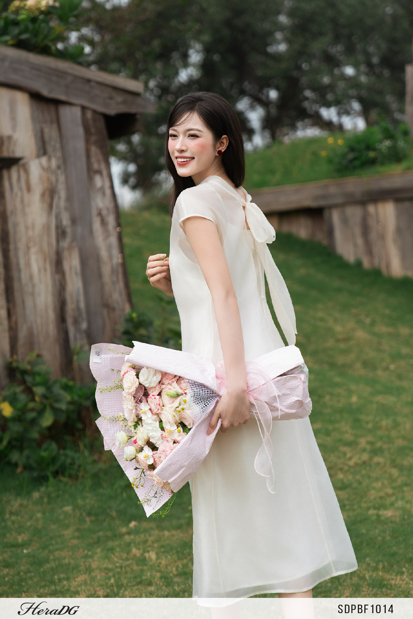 Ảnh của Đầm suông 2 lớp có hoa nổi