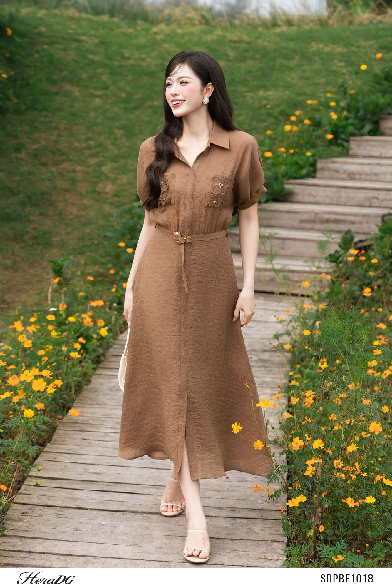 Ảnh của Đầm sơ mi túi đính hoa