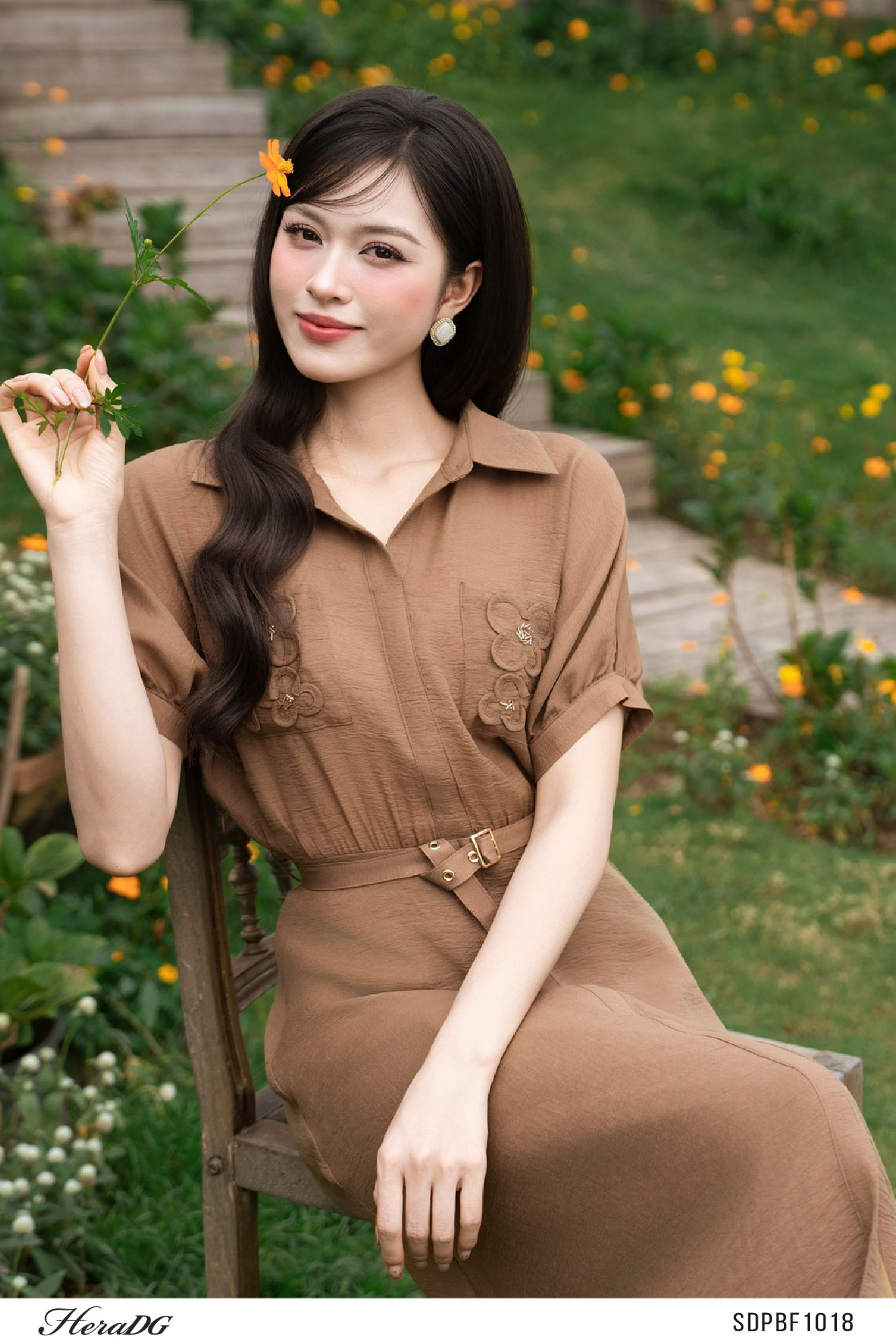 Ảnh của Đầm sơ mi túi đính hoa