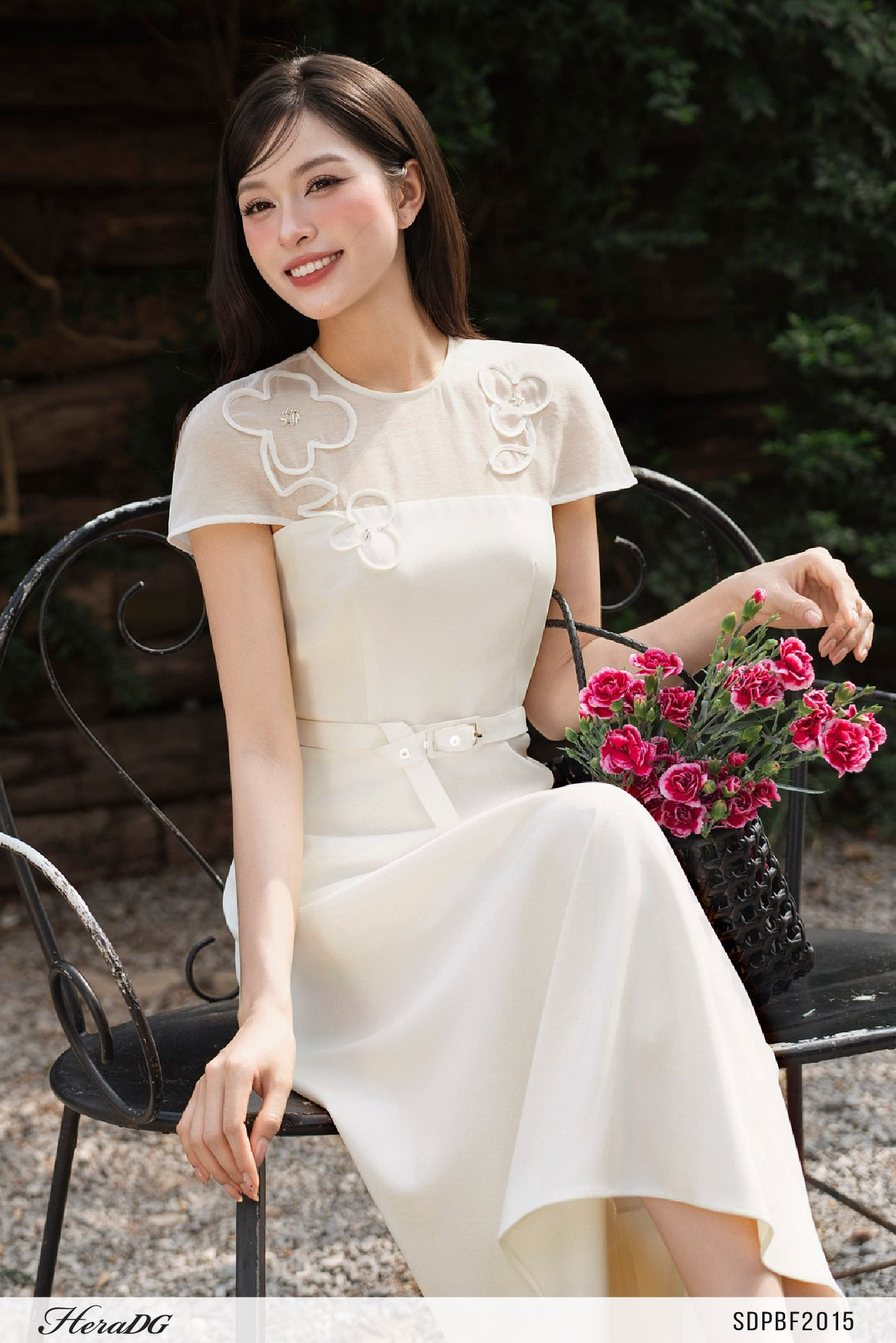 Ảnh của Đầm xòe phối tơ đính hoa nổi