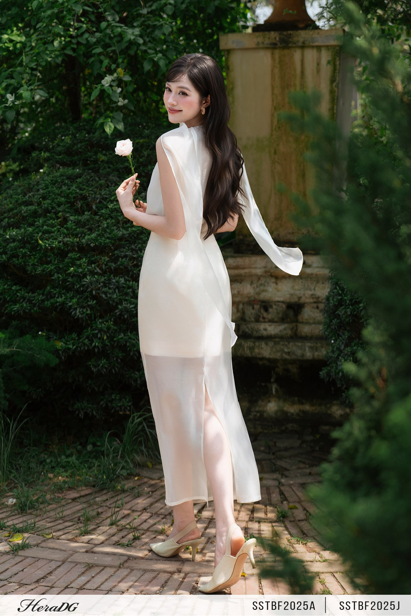 Ảnh của Chân váy tơ dáng suông