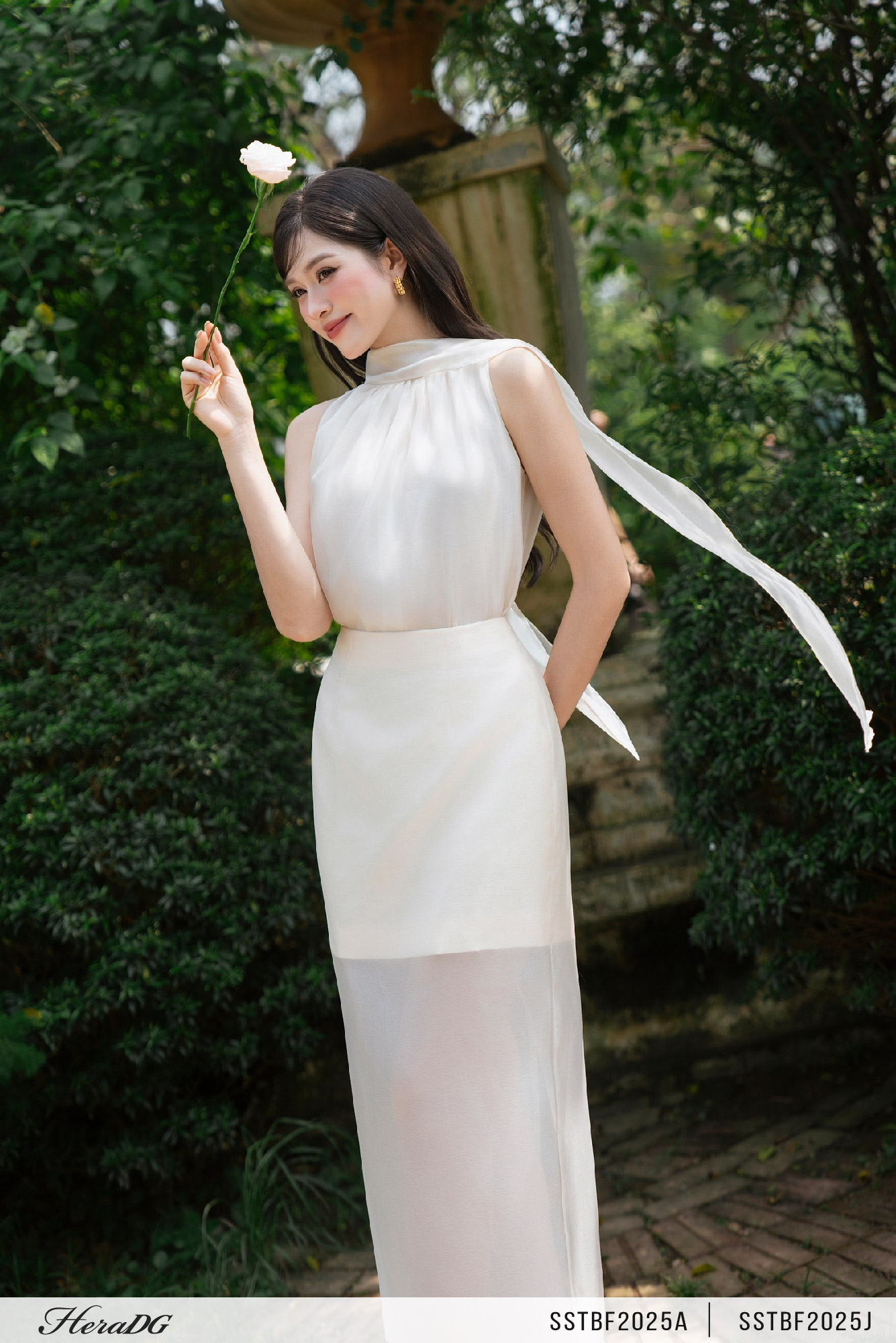 Ảnh của Chân váy tơ dáng suông