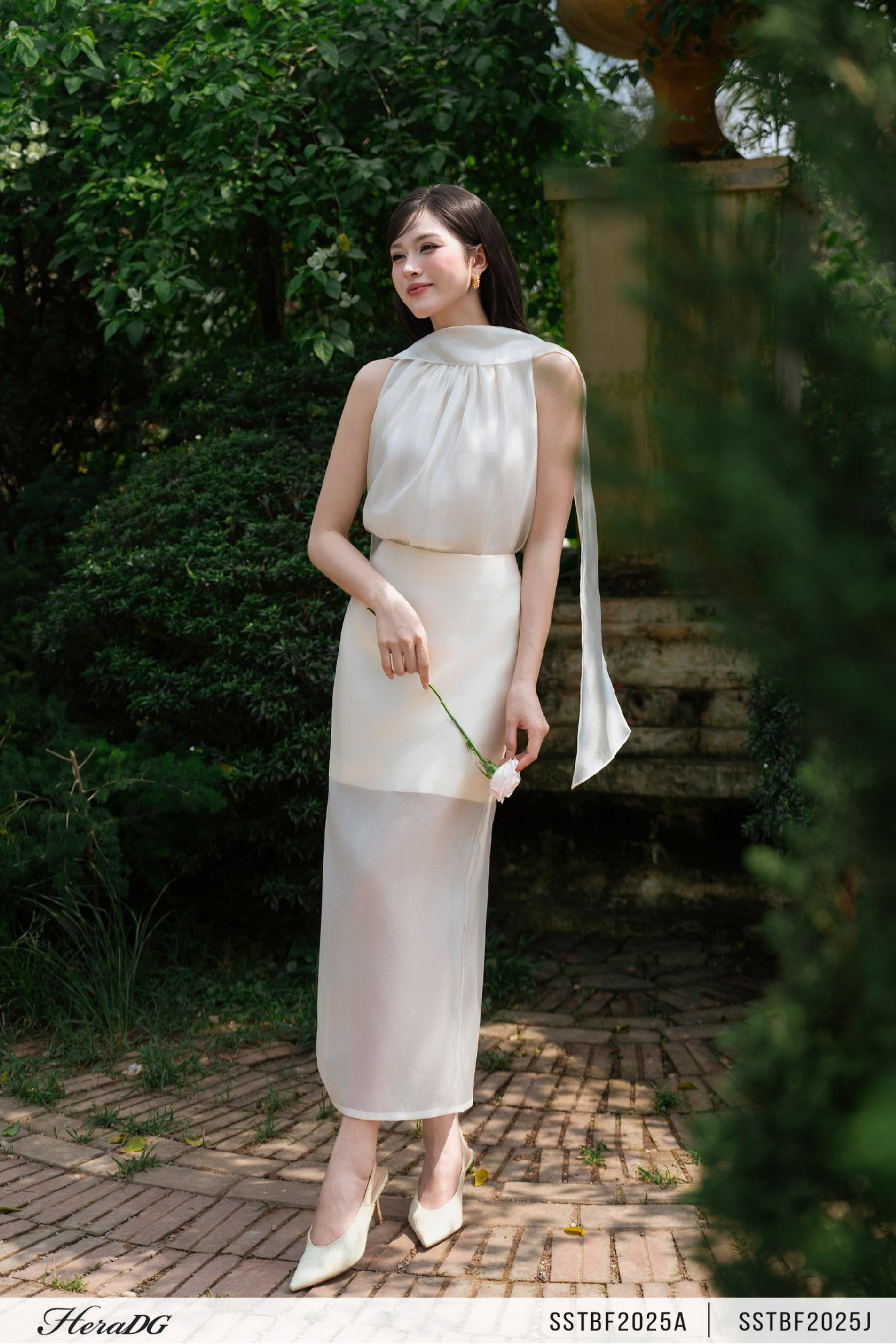 Ảnh của Chân váy tơ dáng suông