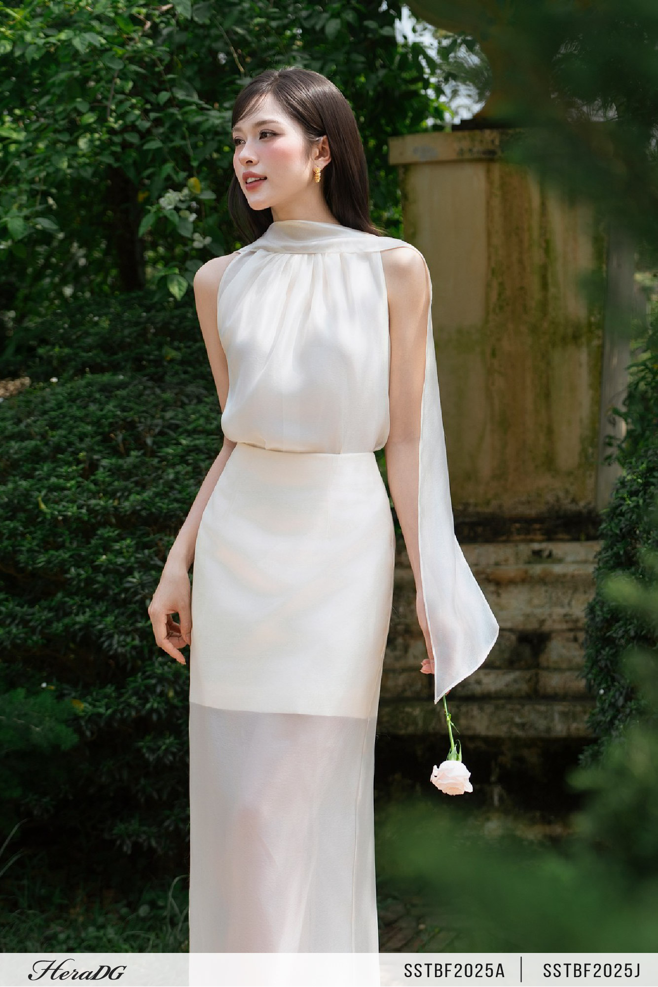 Ảnh của Chân váy tơ dáng suông