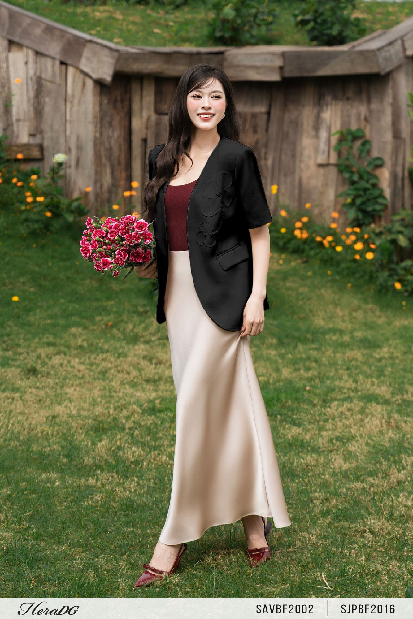 Ảnh của Áo blazer hoa nổi tay cộc