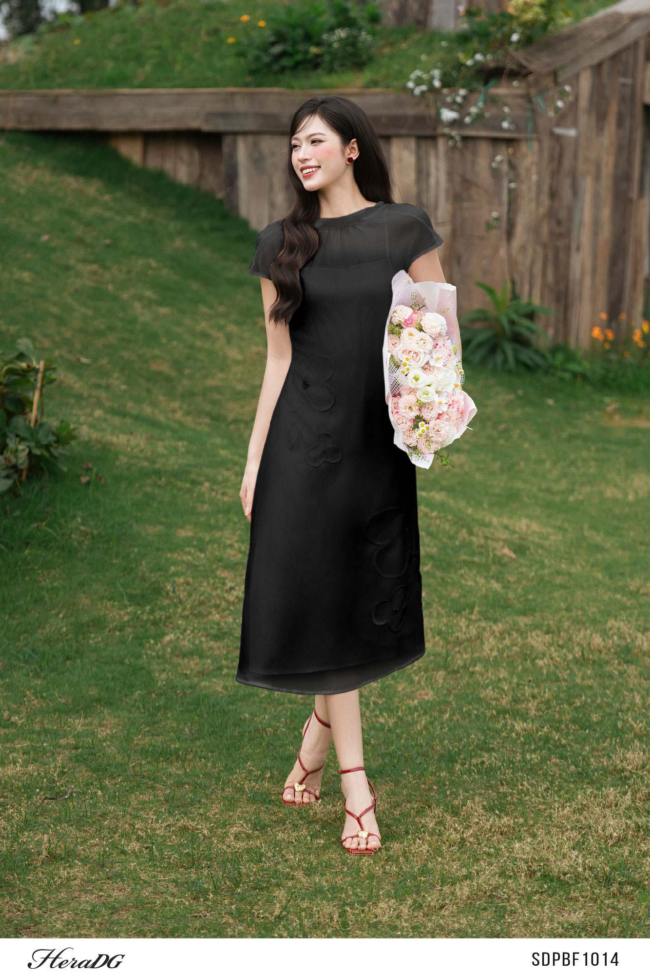 Ảnh của Đầm suông 2 lớp có hoa nổi