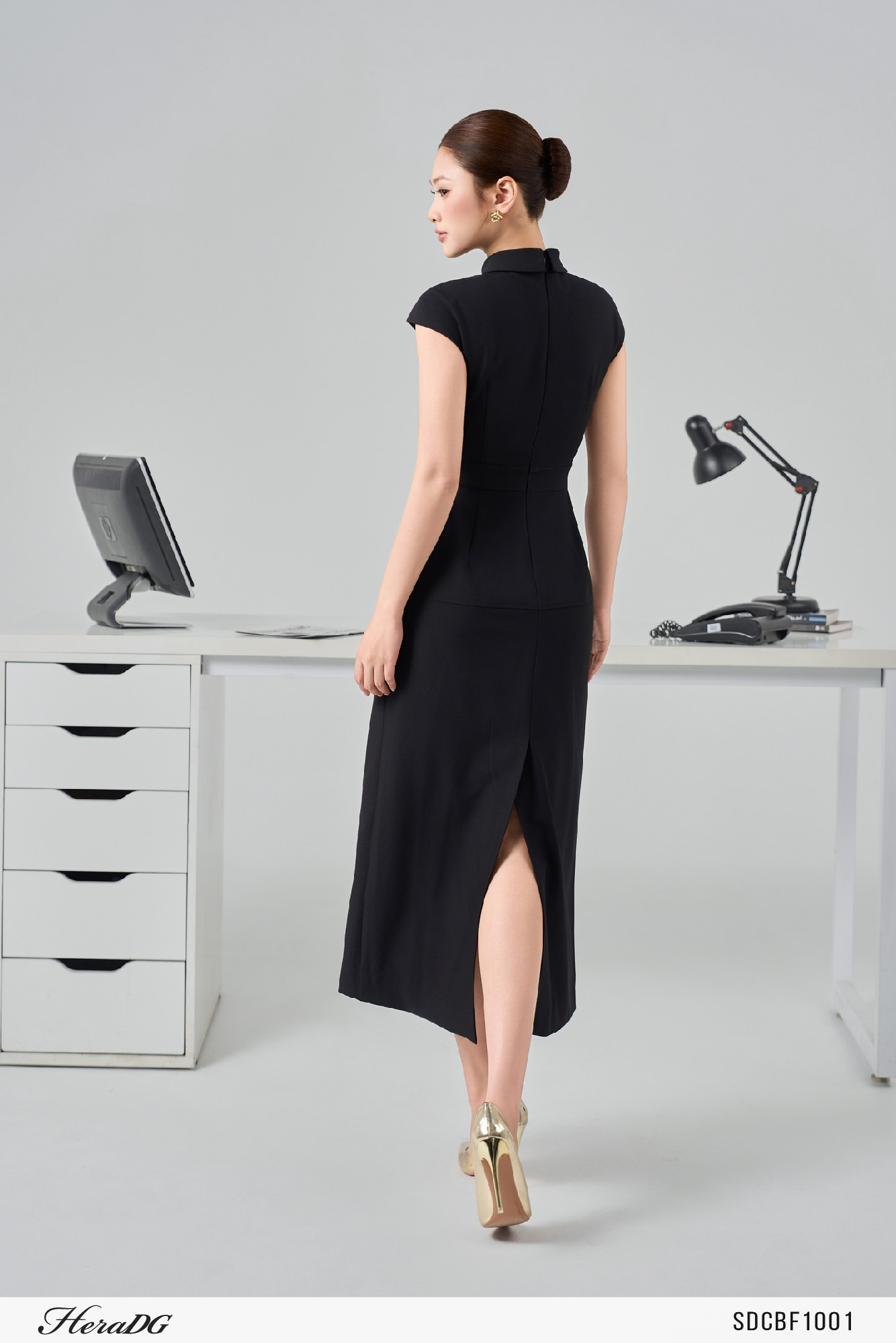 Ảnh của Đầm giả set cổ thắt vạt