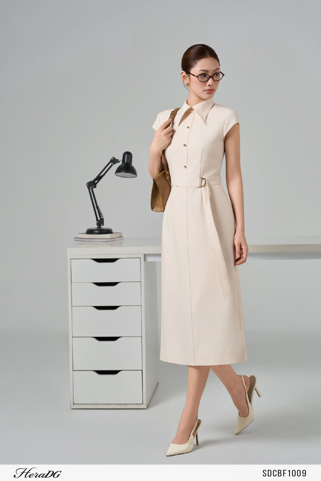 Ảnh của Đầm cổ đức không tay