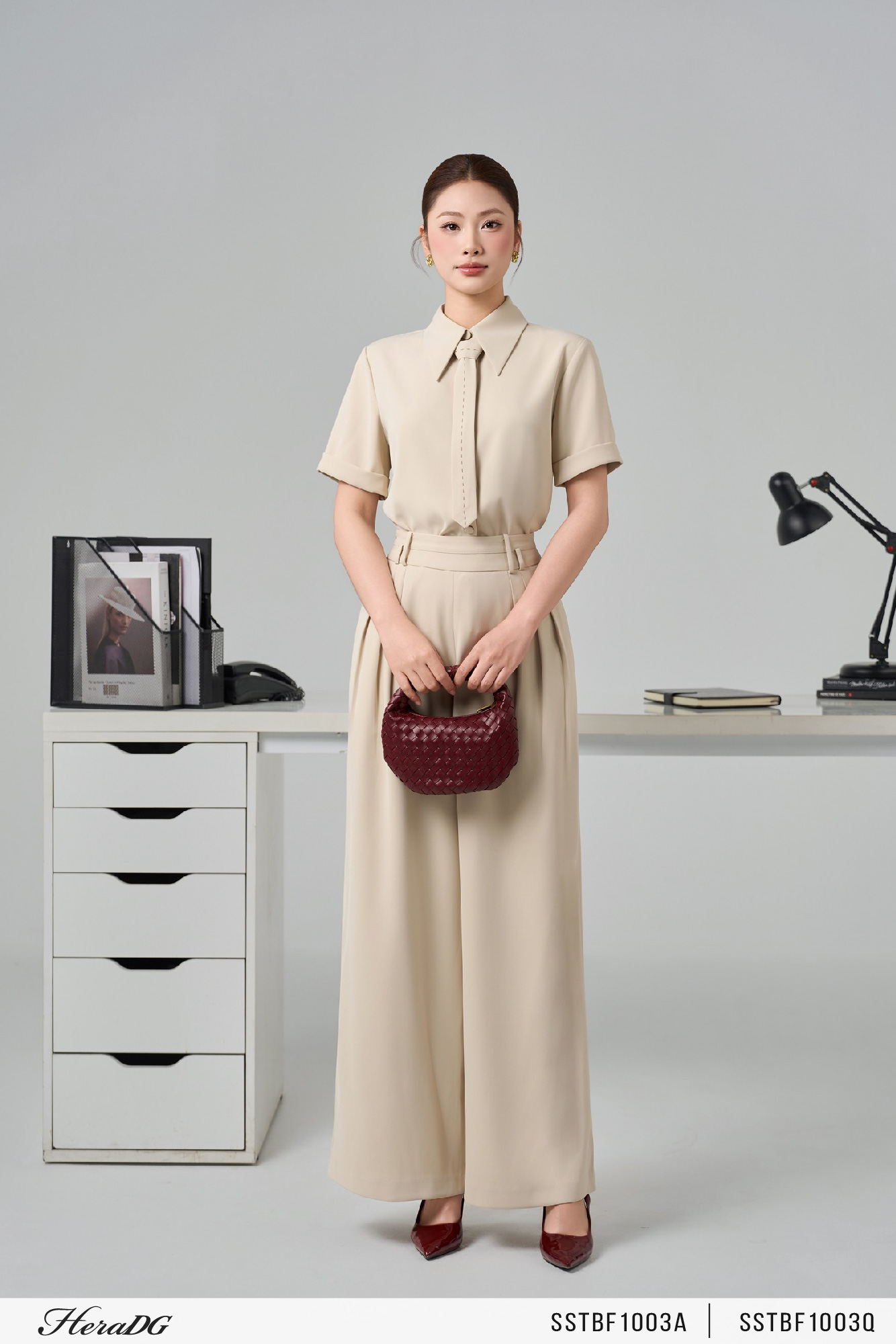 Ảnh của Áo sơ mi thắt cà vạt