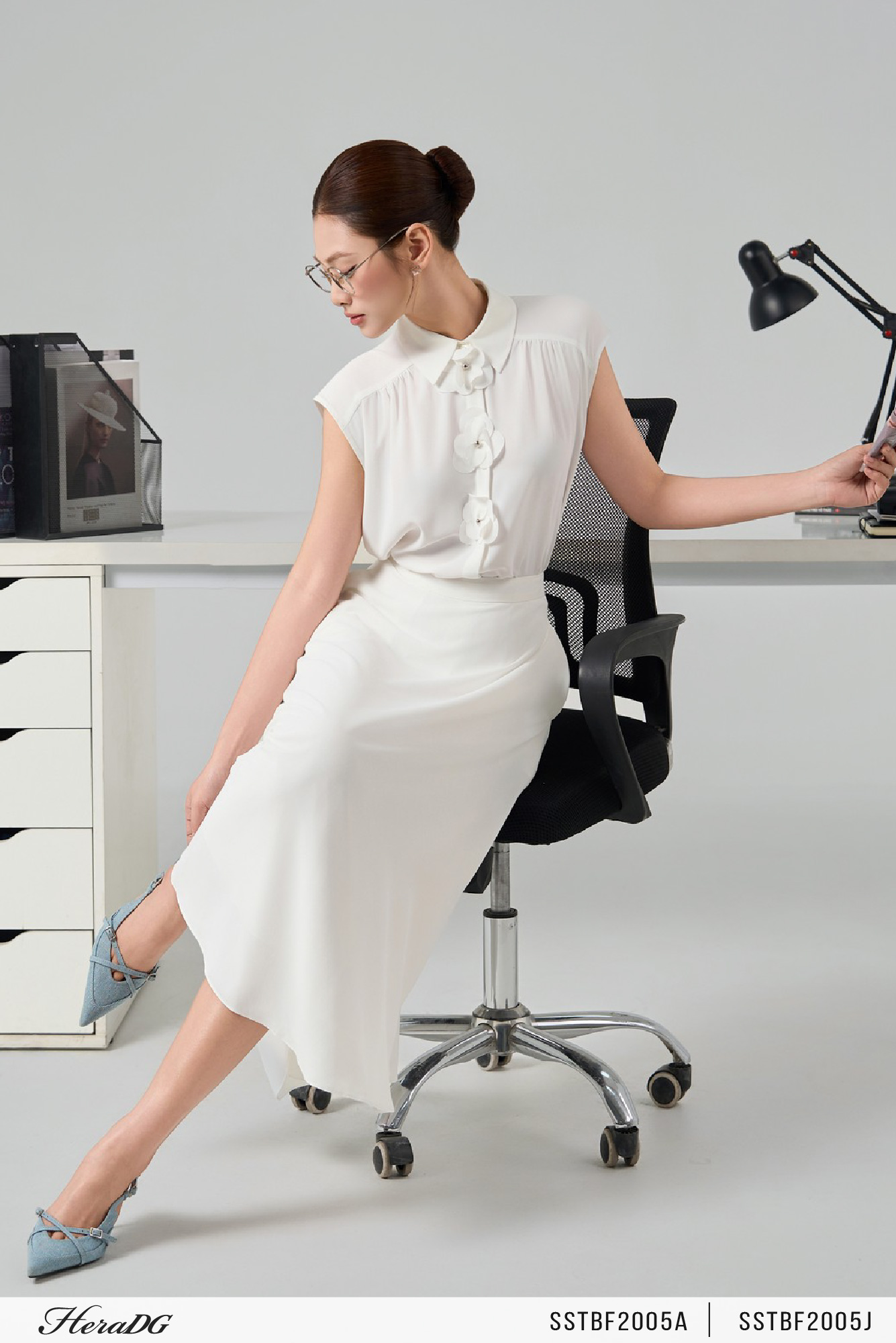 Ảnh của Áo kiểu nẹp đính hoa