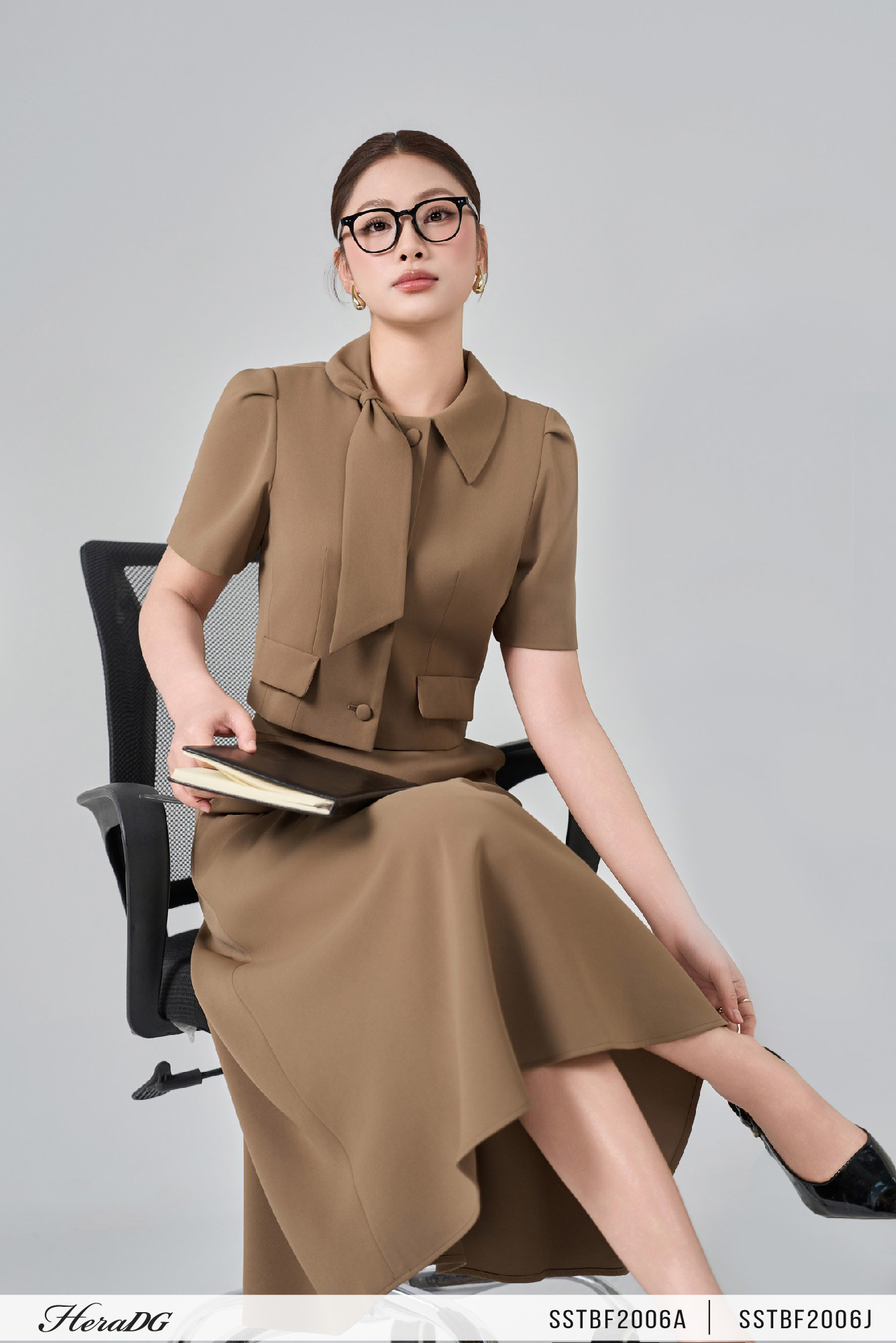 Ảnh của Áo kiểu cổ nơ cách điệu