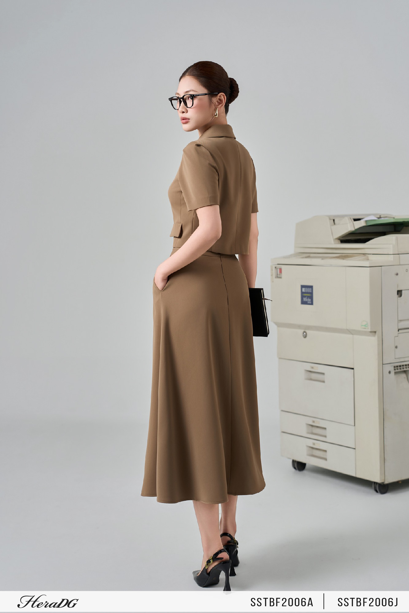 Ảnh của Áo kiểu cổ nơ cách điệu