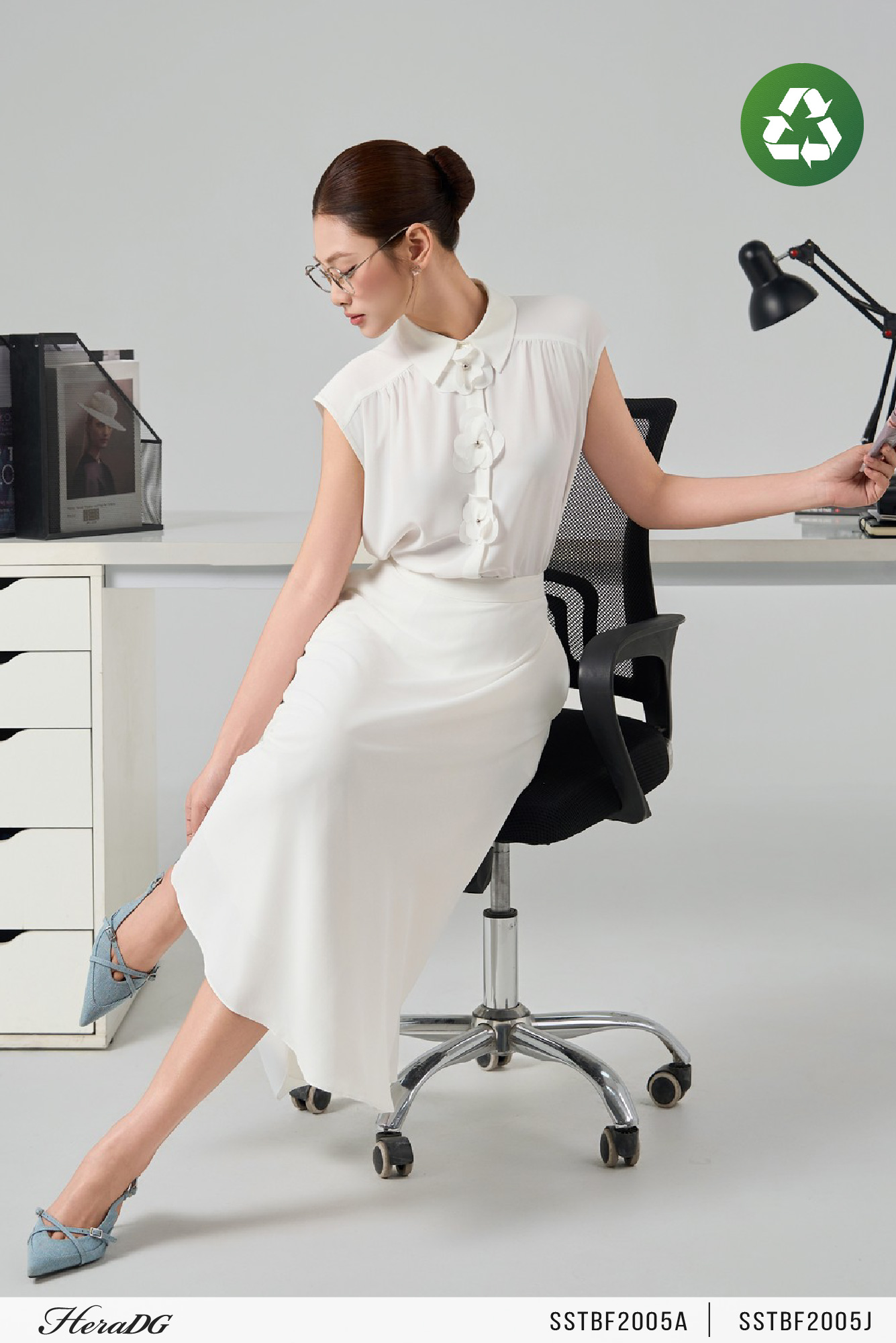 Ảnh của Áo kiểu nẹp đính hoa